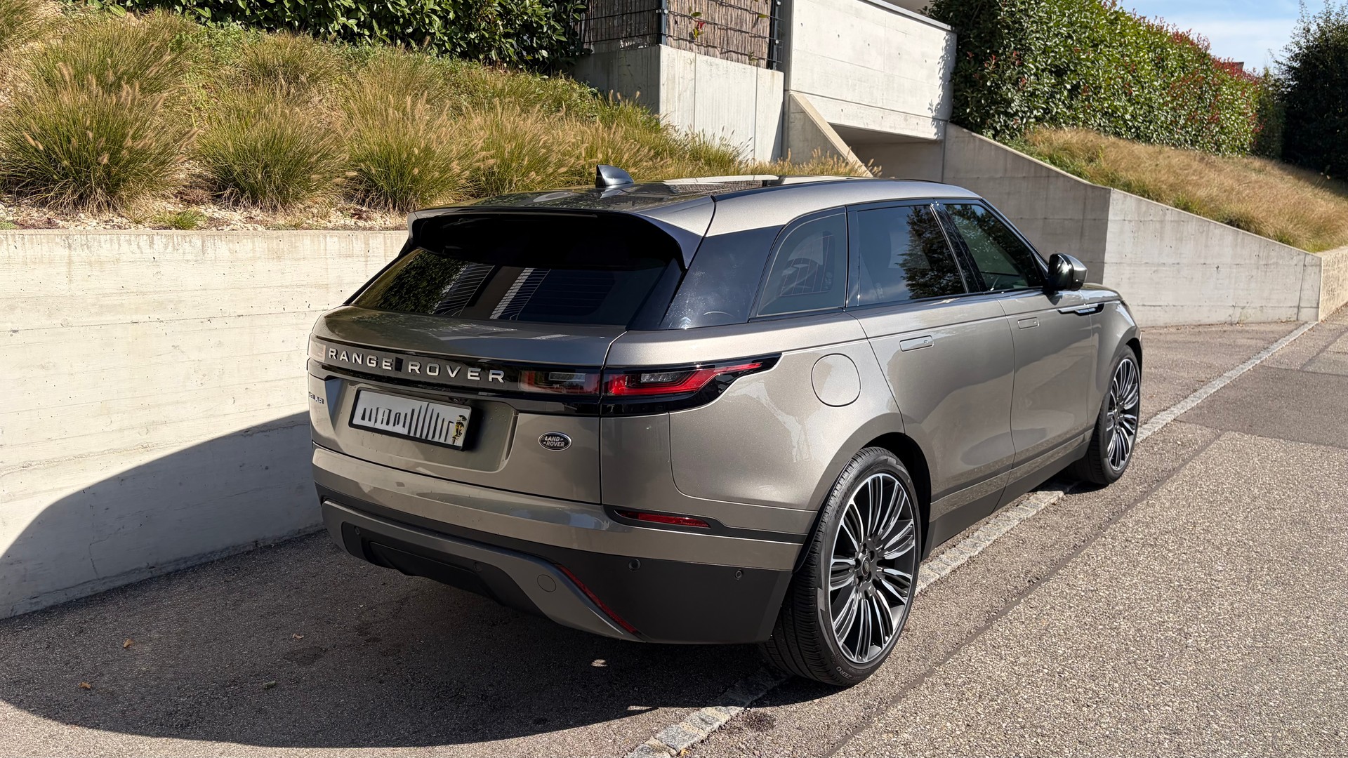 LAND ROVER 2.0 T SE-image-2