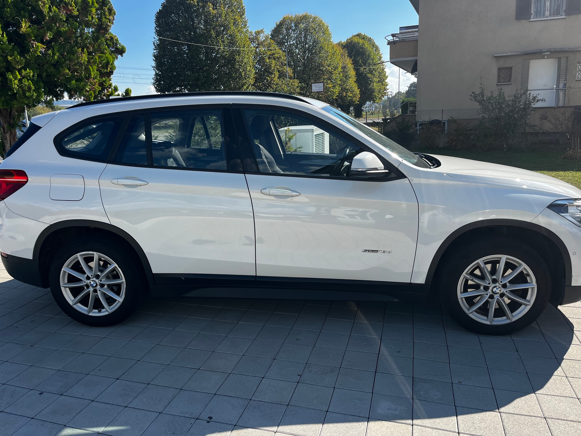 BMW X1 sDrive 18d xLine Steptronic-image-1
