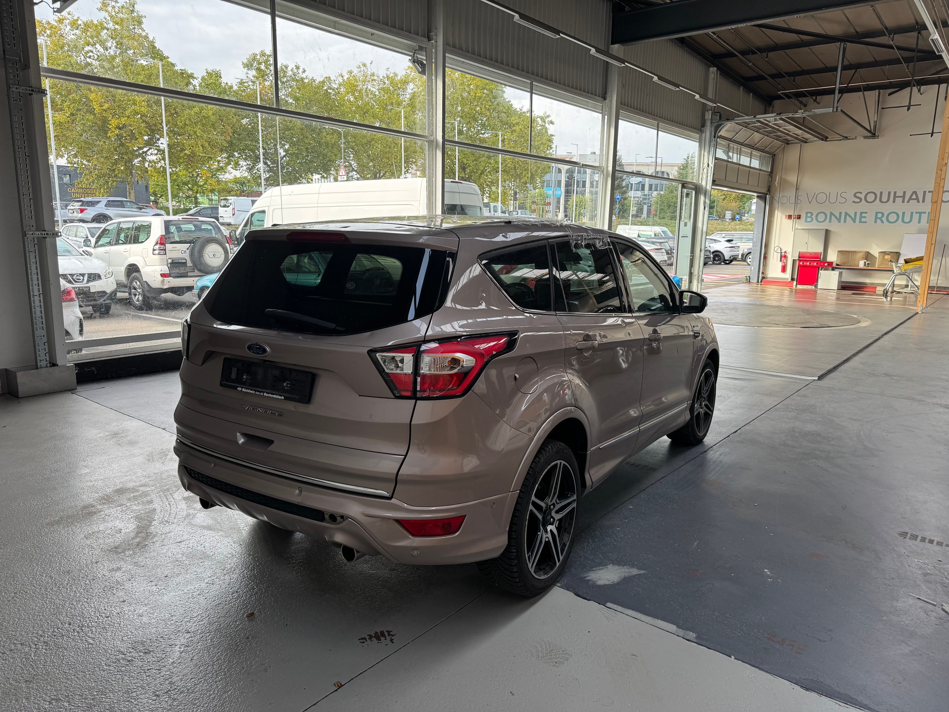 FORD Kuga 2.0 TDCi Vignale 4WD PowerShift-image-3