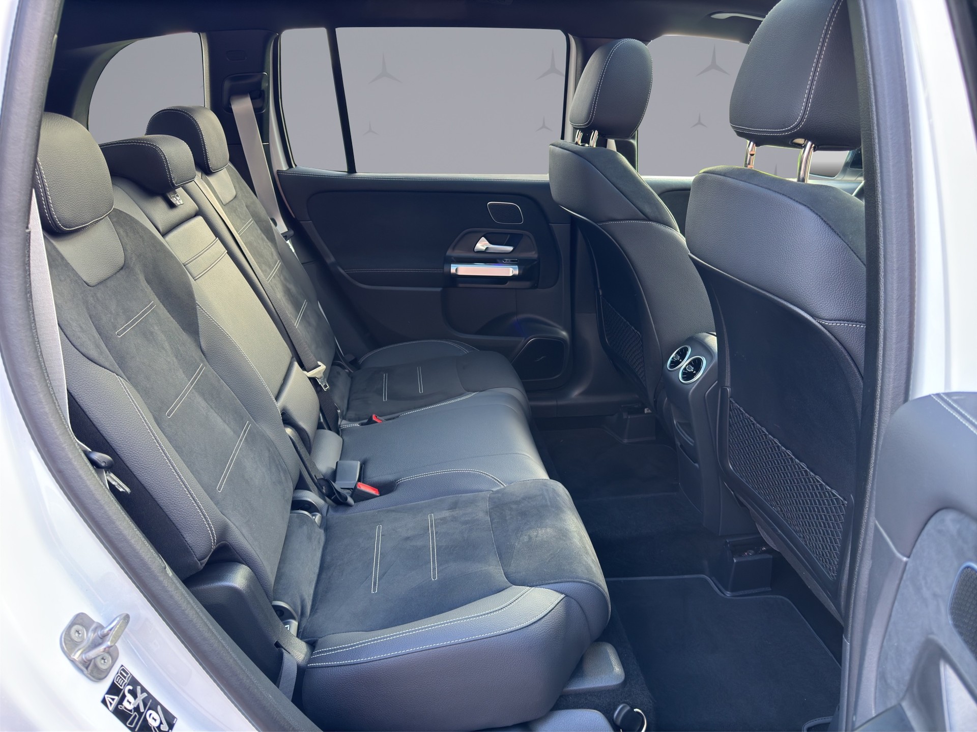 MERCEDES-BENZ GLB-Klasse X247 GLB 220 AMG Line 4matic-image-17