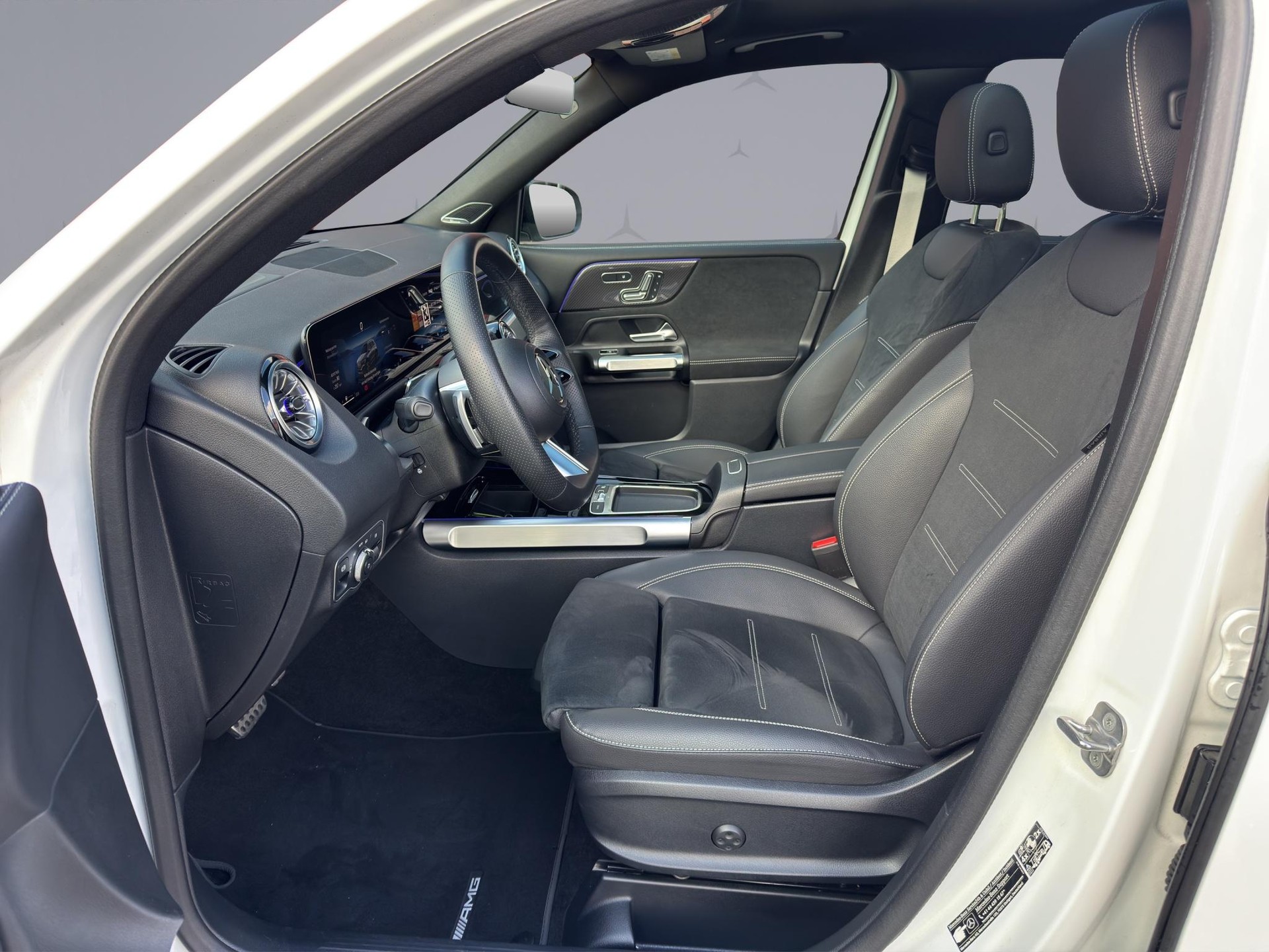 MERCEDES-BENZ GLB-Klasse X247 GLB 220 AMG Line 4matic-image-9