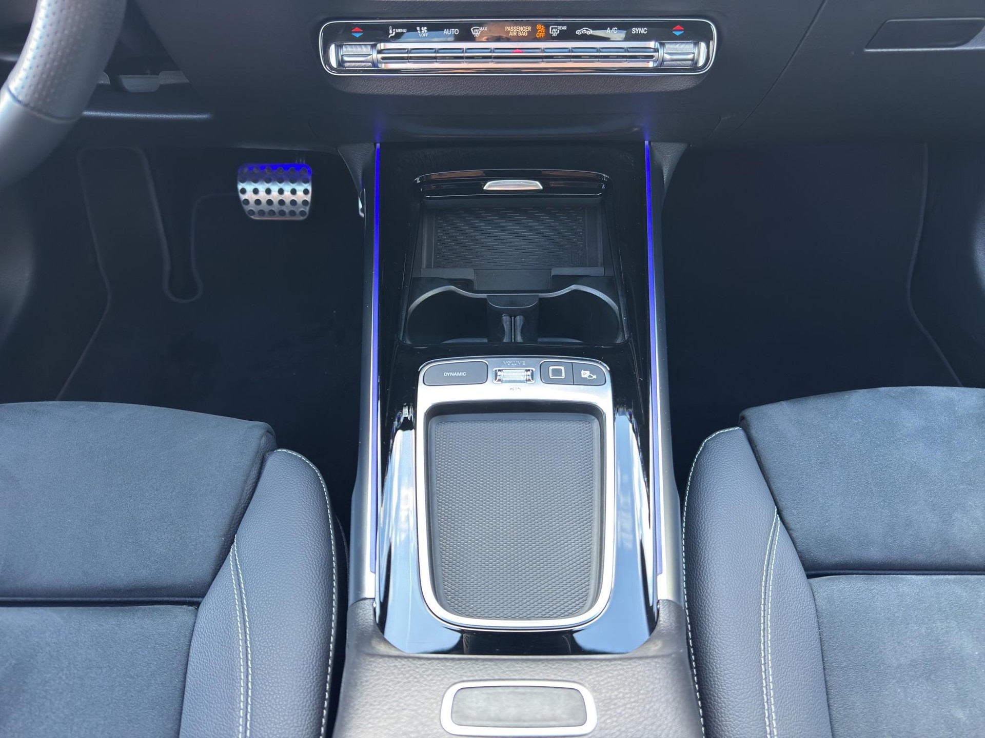 MERCEDES-BENZ GLB-Klasse X247 GLB 220 AMG Line 4matic-image-14