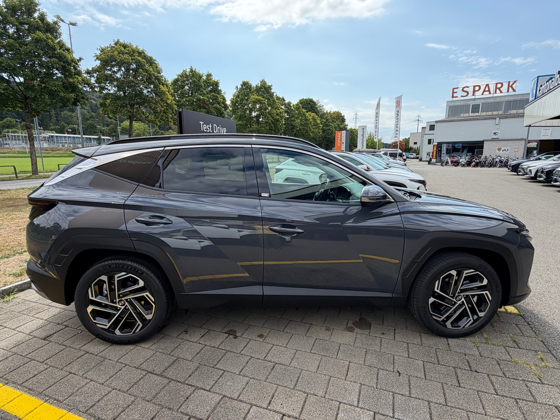 HYUNDAI Tucson 1.6 TGDI HEV Vertex Swiss Edition 4WD-image-3