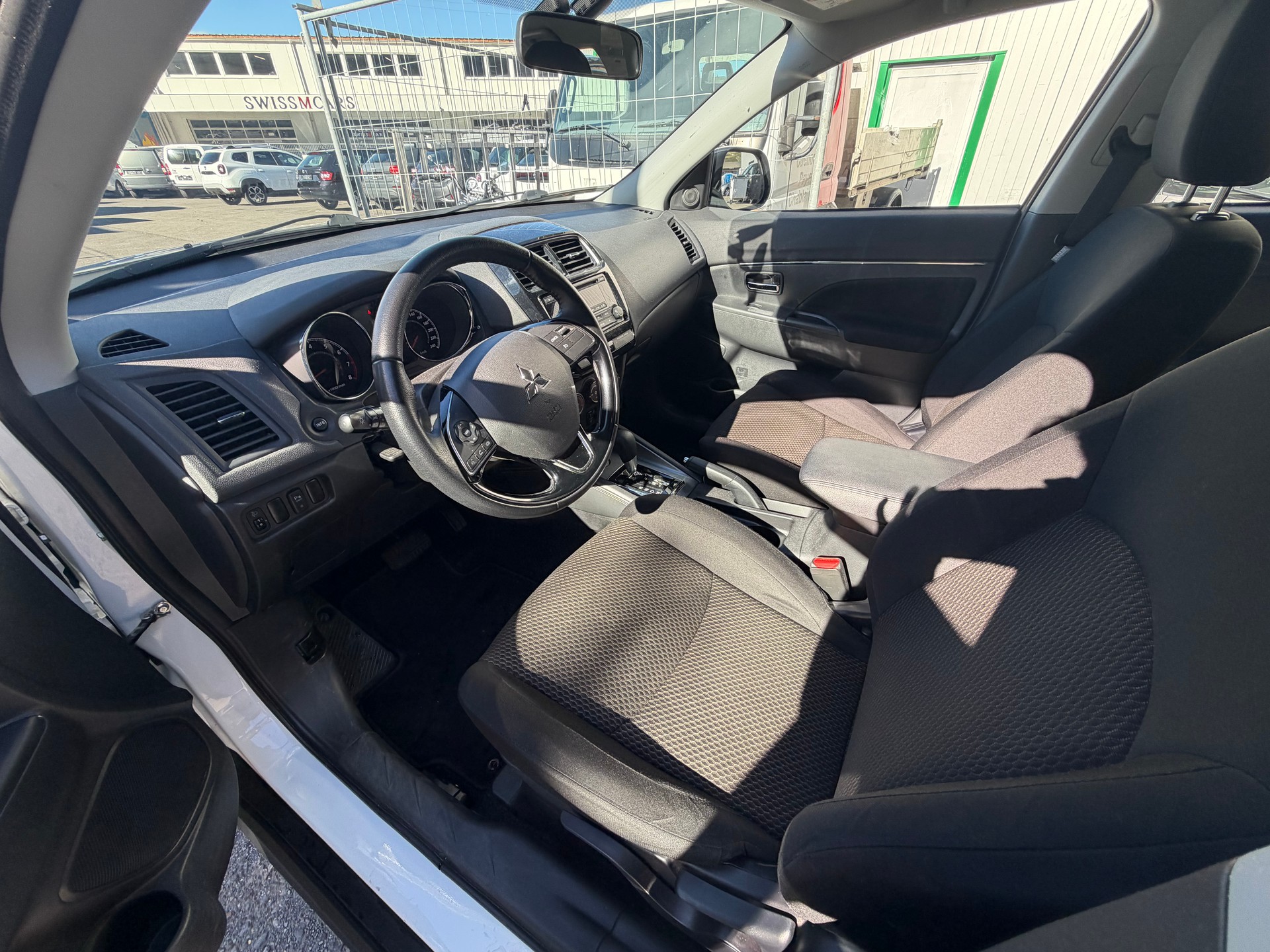 MITSUBISHI ASX 2.0 MIVEC Style 2WD Automat-image-12