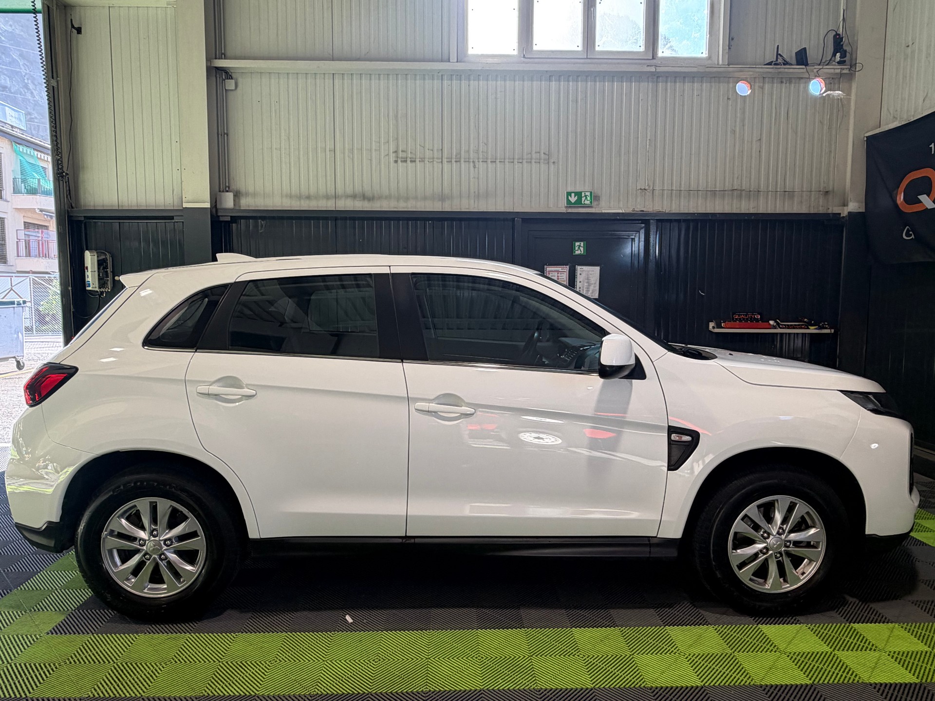 MITSUBISHI ASX 2.0 MIVEC Style 2WD Automat-image-2