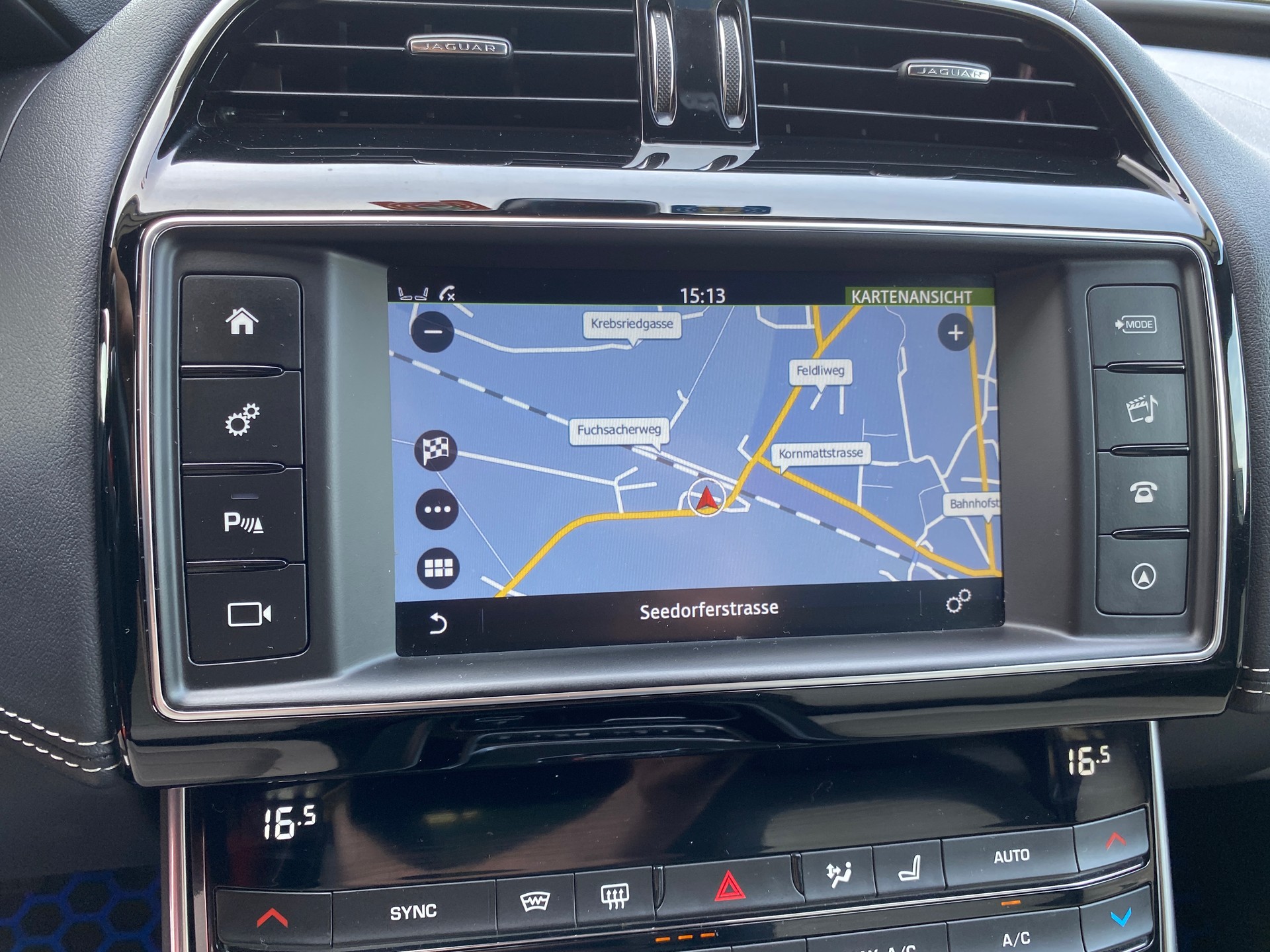 JAGUAR XE 25t 2.0 R-Sport Automatic-image-12