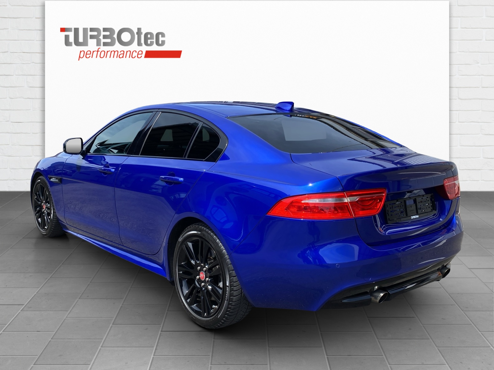 JAGUAR XE 25t 2.0 R-Sport Automatic-image-2