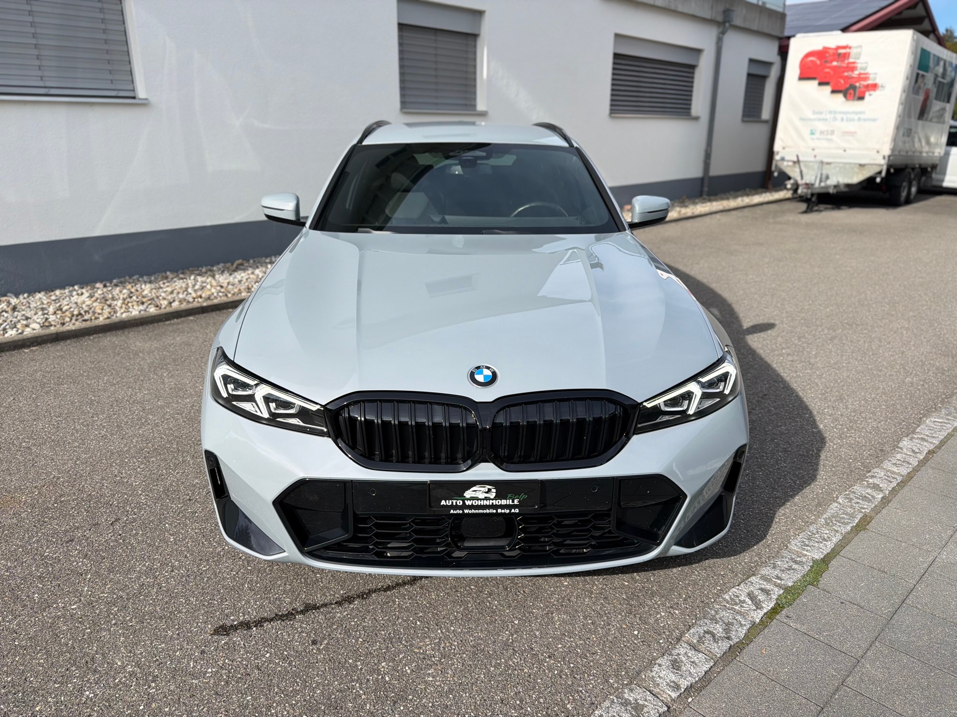 BMW 320d xDrive 48V Touring Steptronic M Sport-image-8