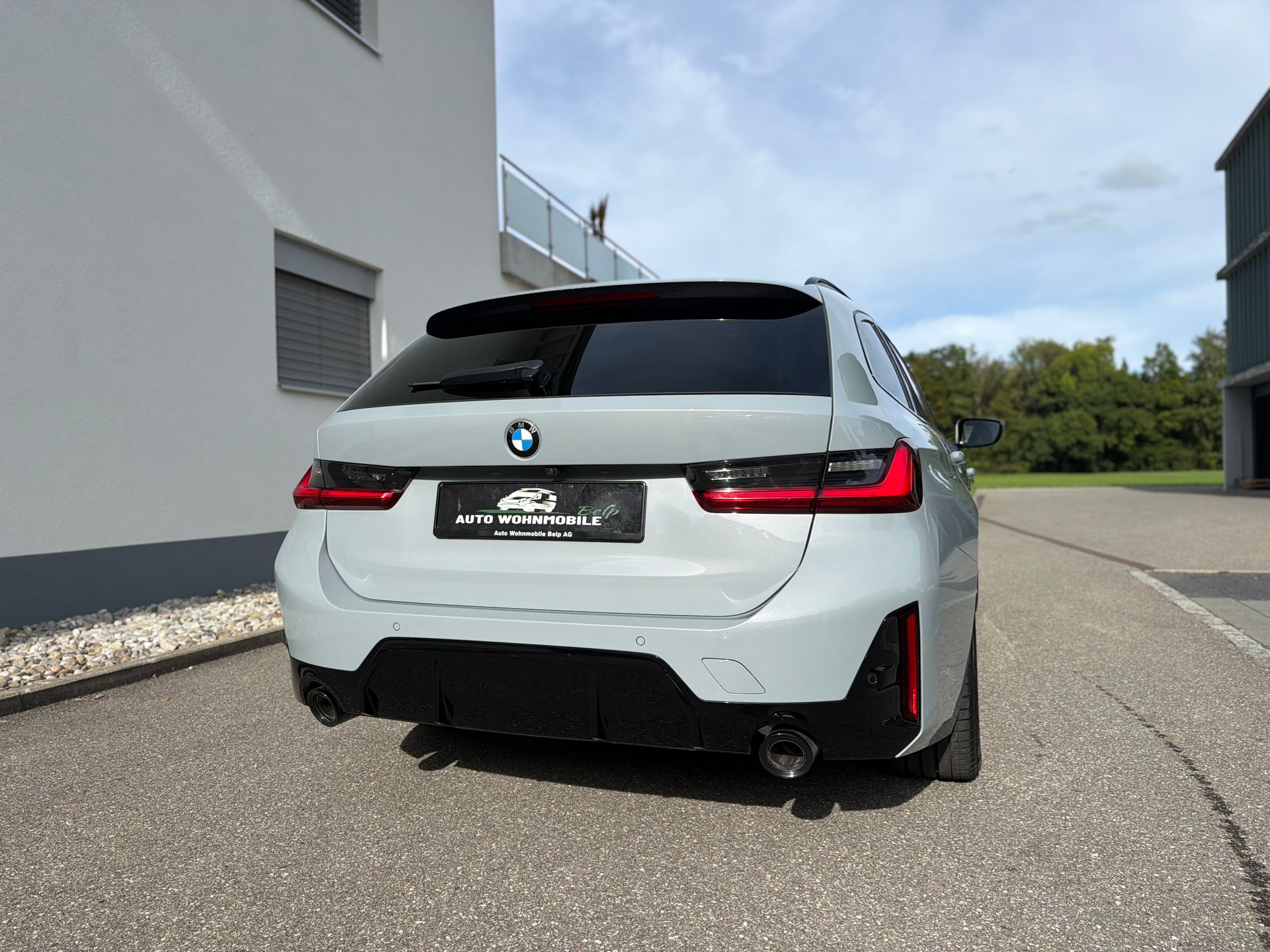 BMW 320d xDrive 48V Touring Steptronic M Sport-image-7