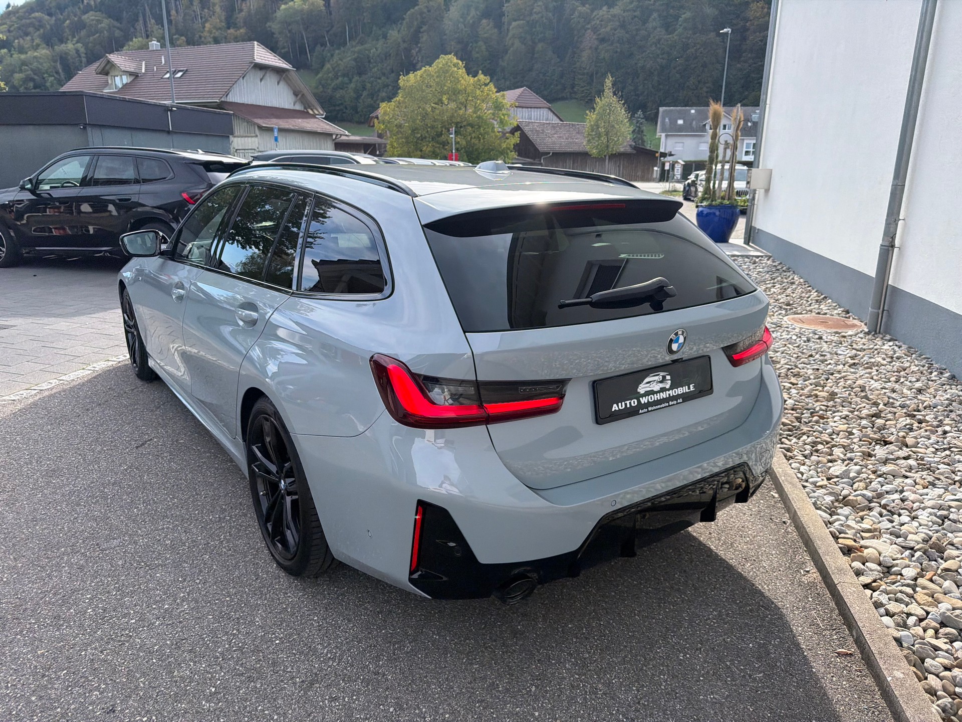 BMW 320d xDrive 48V Touring Steptronic M Sport-image-13