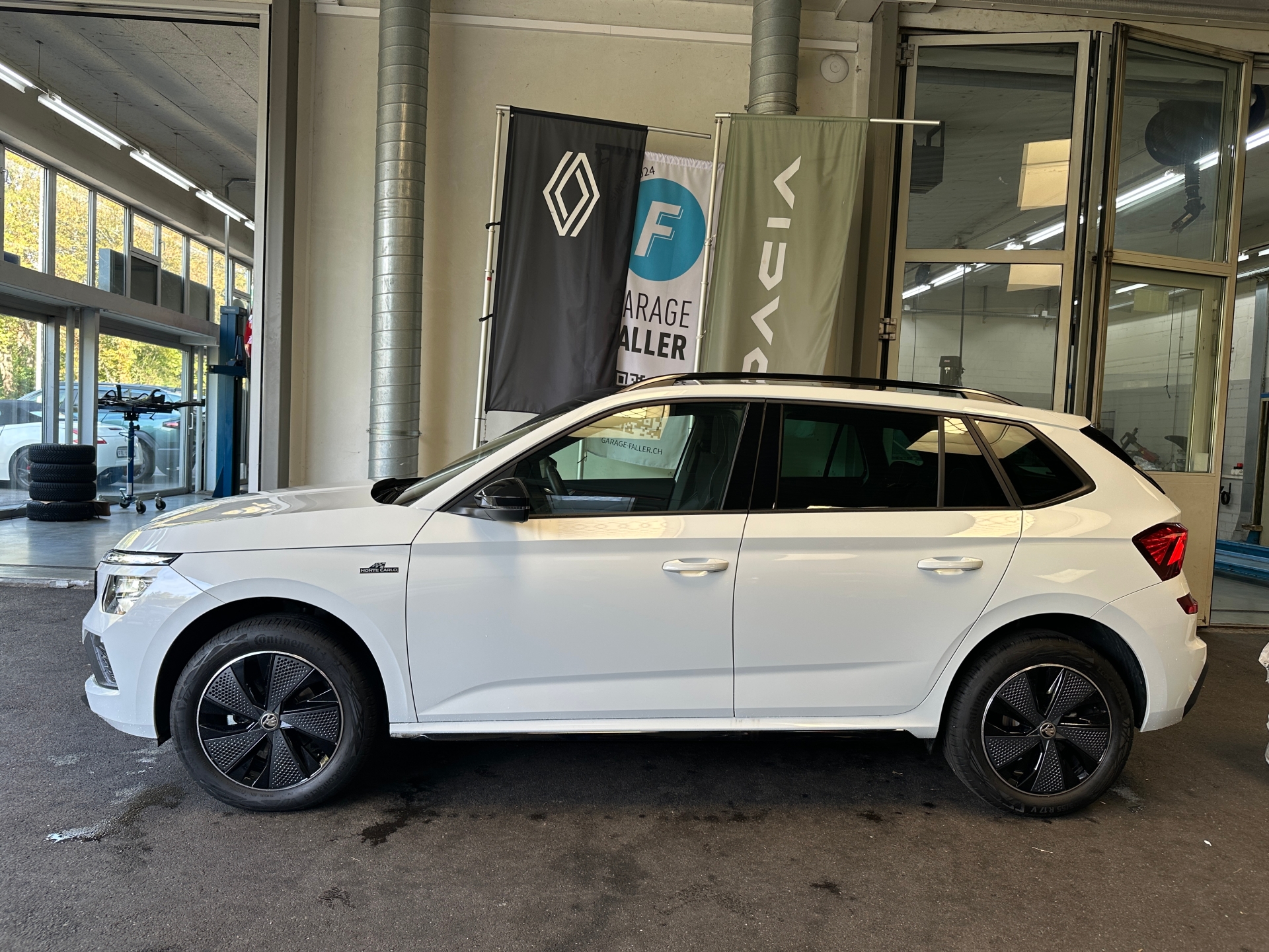 SKODA Kamiq 1.0 TSI Monte Carlo DSG-image-1