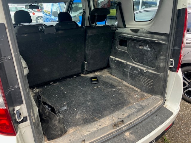 FIAT Doblo Kombi L1 1.6 JTD 105 Base-image-5