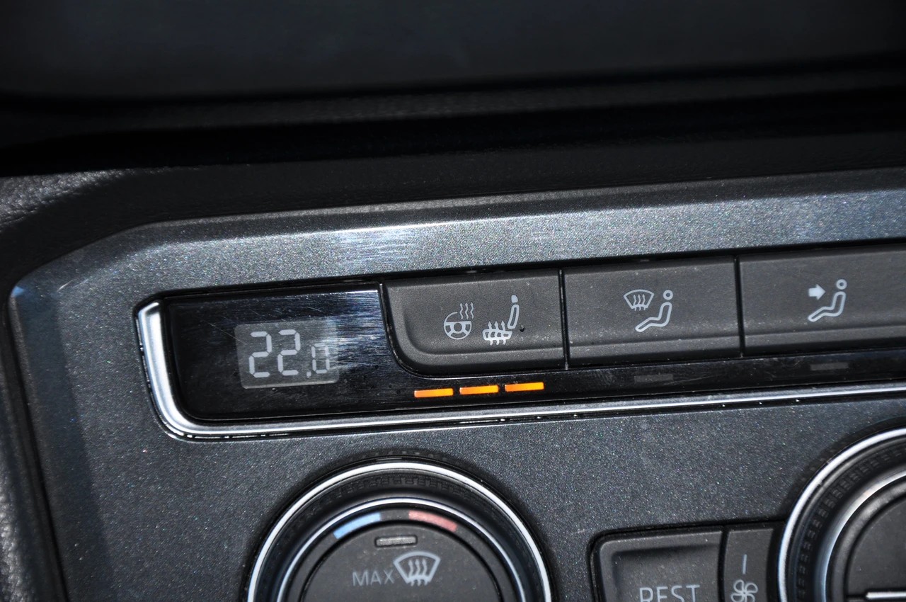 VW Tiguan 2.0 TDI SCR Highline 4Motion DSG-image-17
