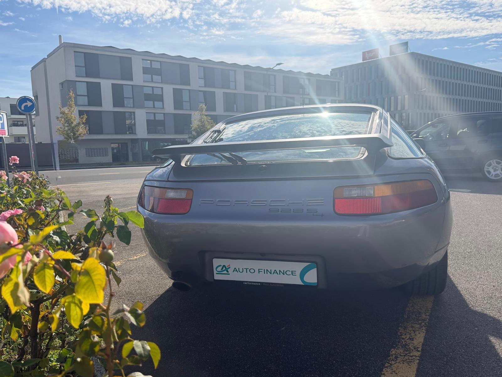 PORSCHE 928 S4-image-3