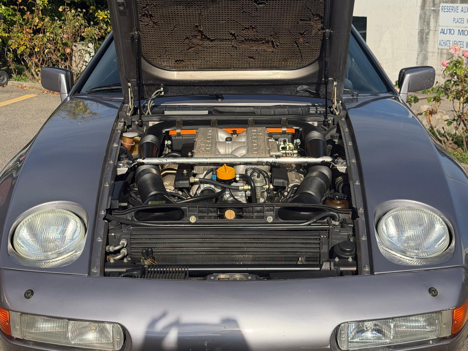 PORSCHE 928 S4-image-15