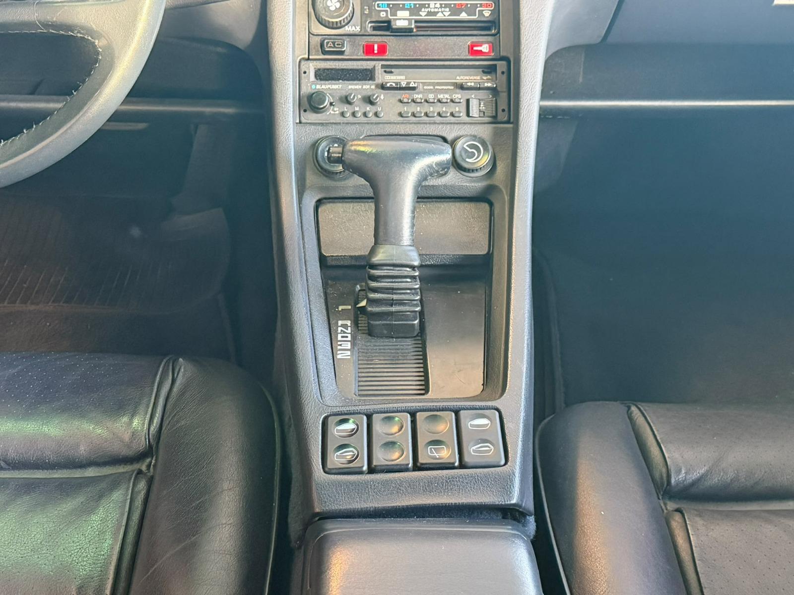 PORSCHE 928 S4-image-14