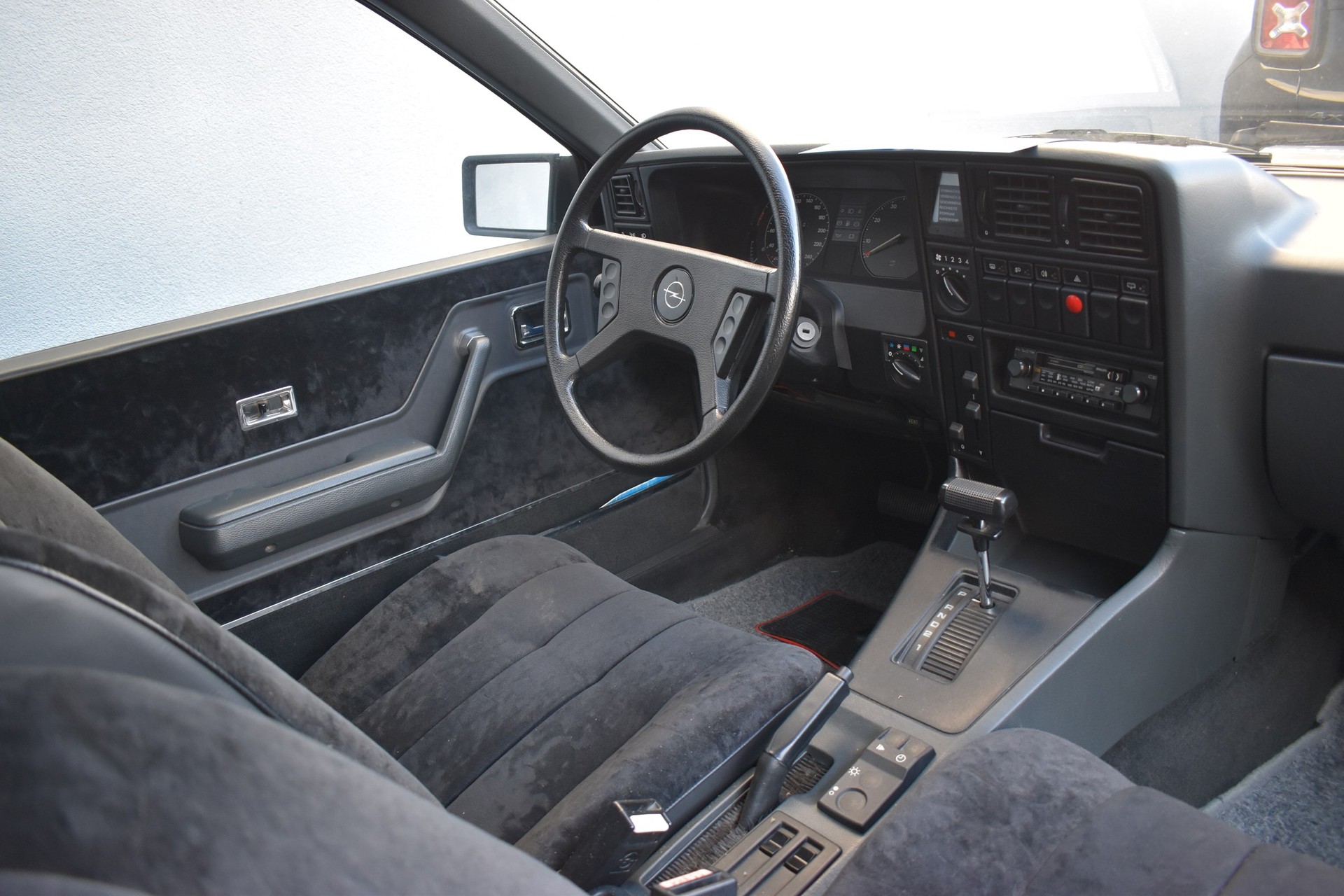 OPEL Monza 3.0 GS/E-image-4