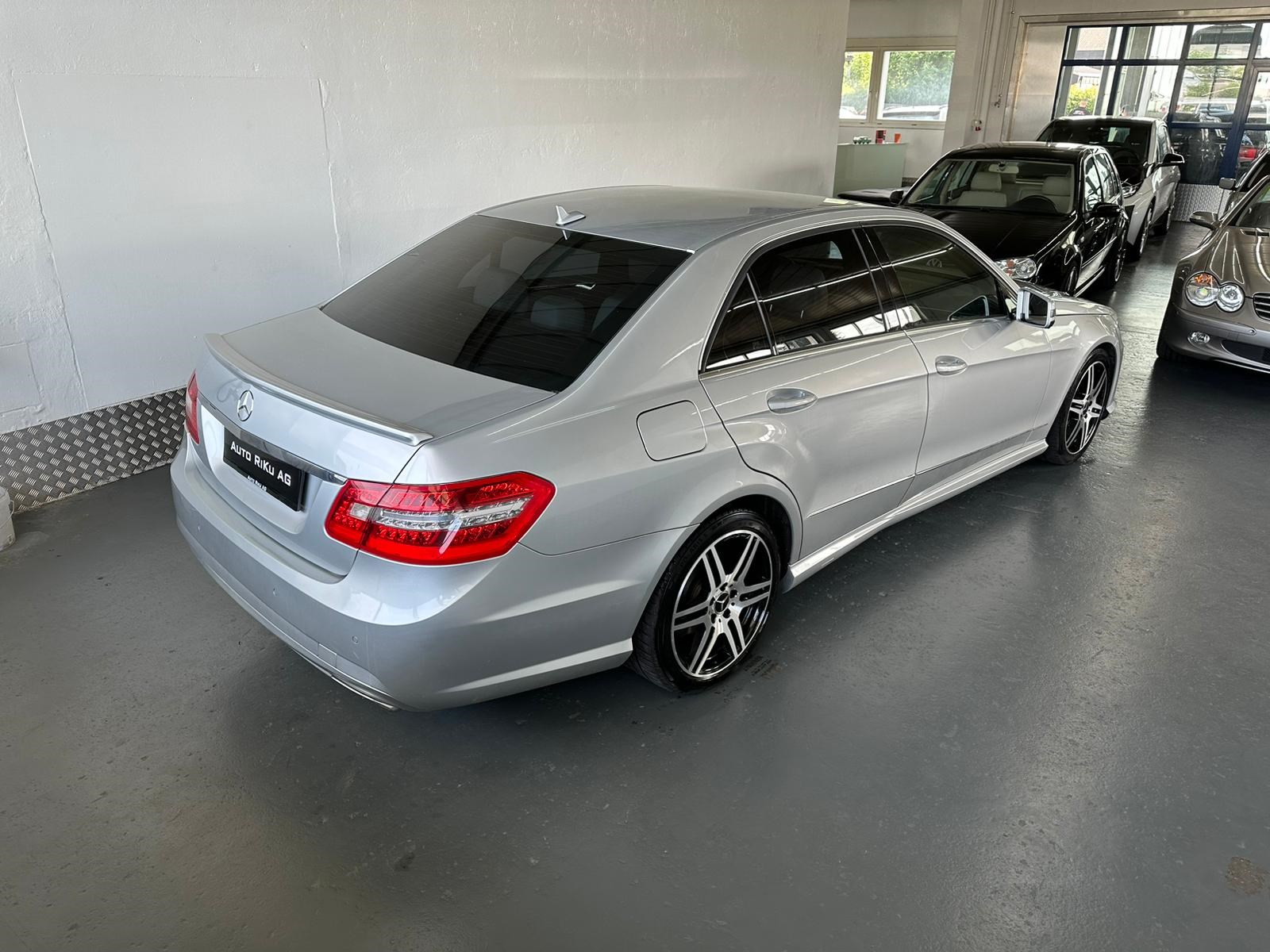 MERCEDES-BENZ E 350 CGI BlueEfficiency Elégance 7G-Tronic-image-6