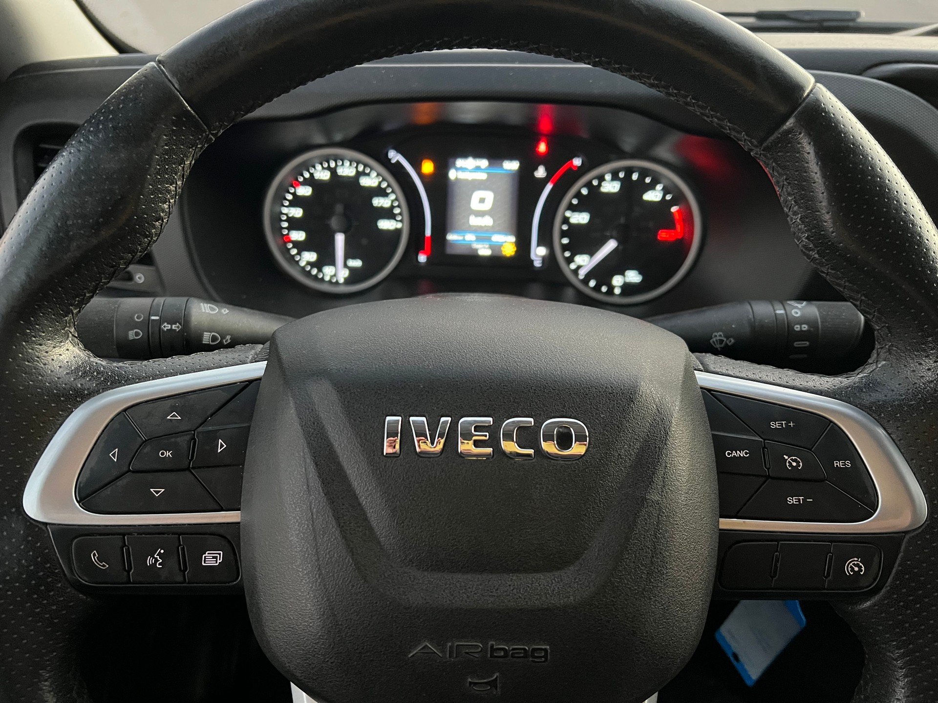 IVECO 35S16HA8V Fourgon 12m3 attelage 3.5t-image-8