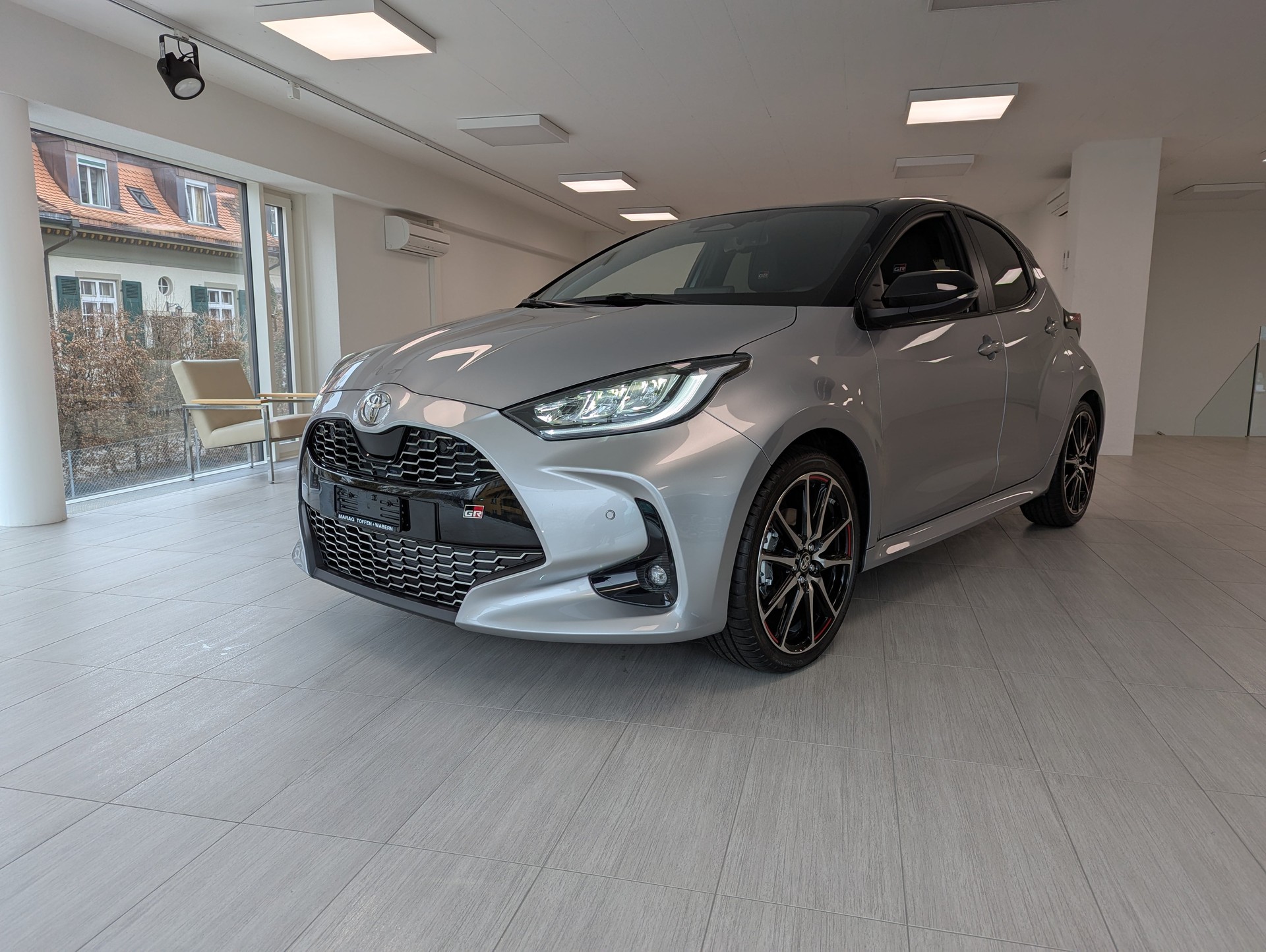 TOYOTA Yaris 1.5 GR Sport e-CVT-image-0