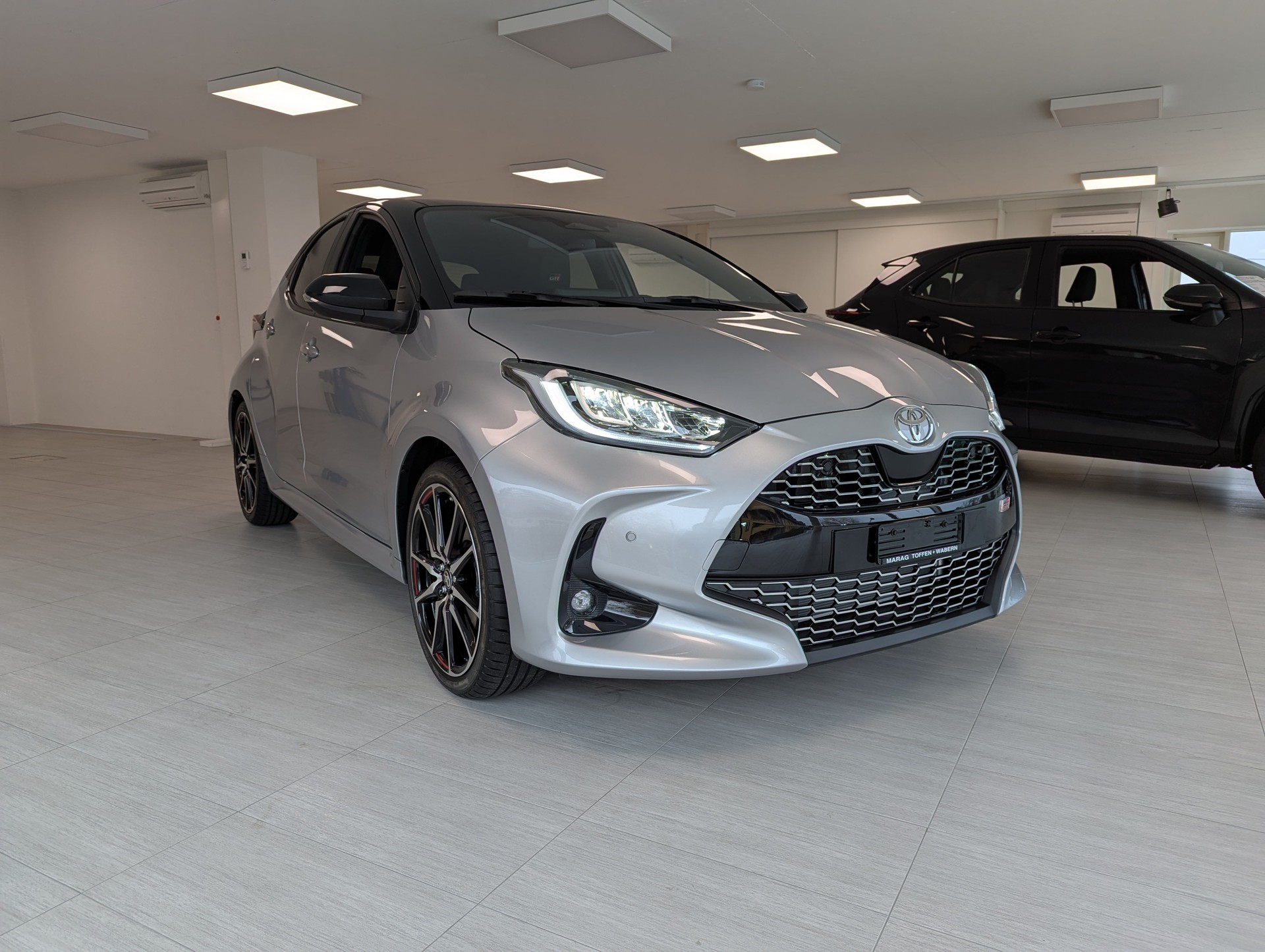 TOYOTA Yaris 1.5 GR Sport e-CVT-image-10