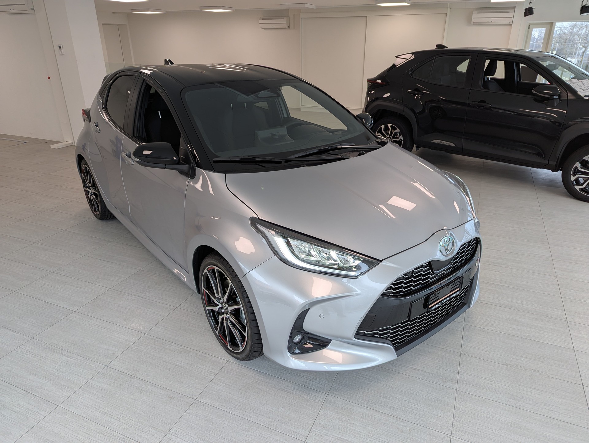 TOYOTA Yaris 1.5 GR Sport e-CVT-image-11