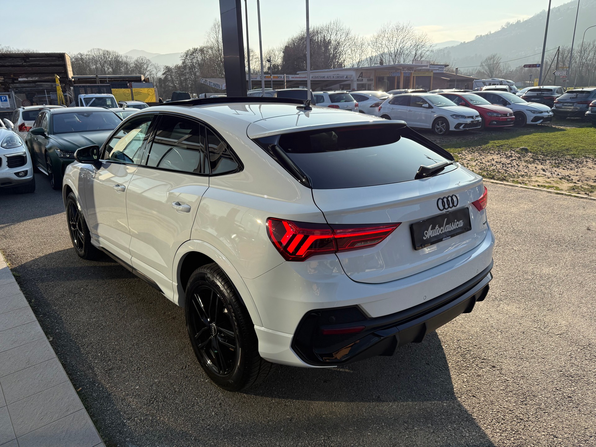 AUDI Q3 Sportback 40 TDI S line Attraction quattro S-tronic-image-6