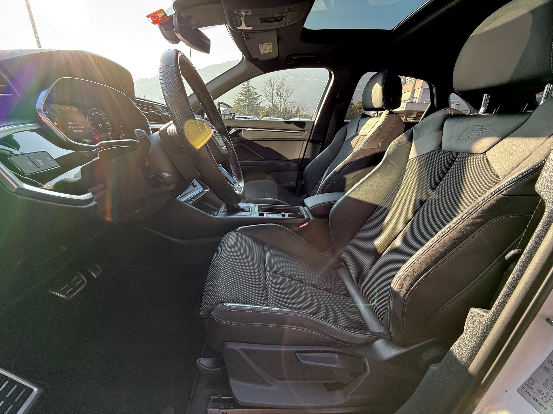 AUDI Q3 Sportback 40 TDI S line Attraction quattro S-tronic-image-8