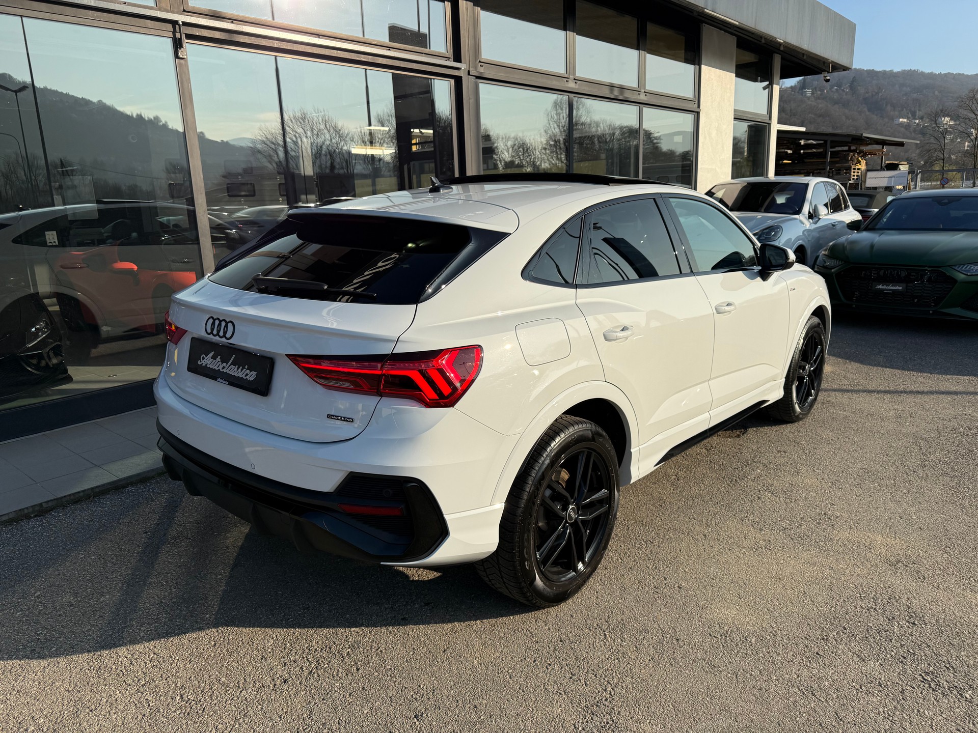 AUDI Q3 Sportback 40 TDI S line Attraction quattro S-tronic-image-7