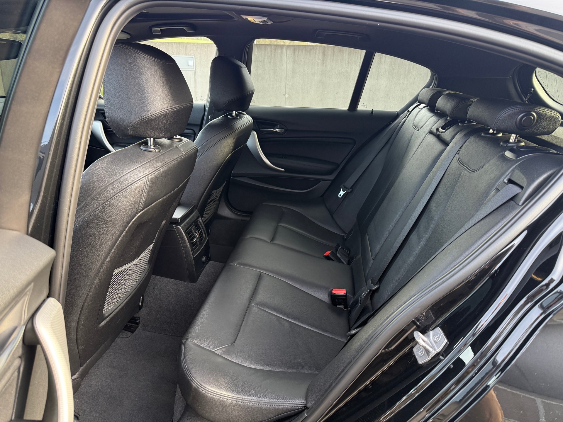BMW M135i xDrive Steptronic-image-12