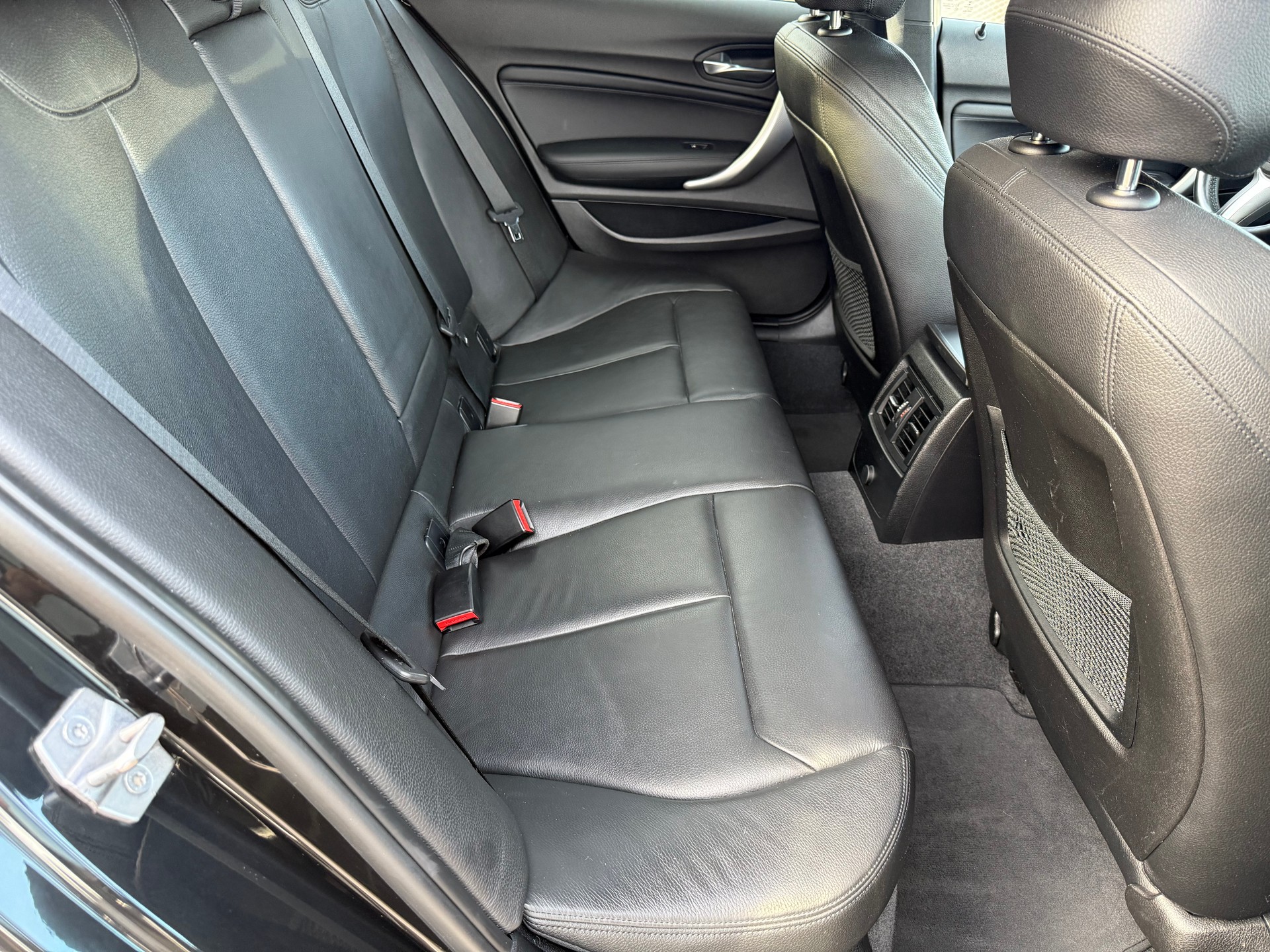 BMW M135i xDrive Steptronic-image-13