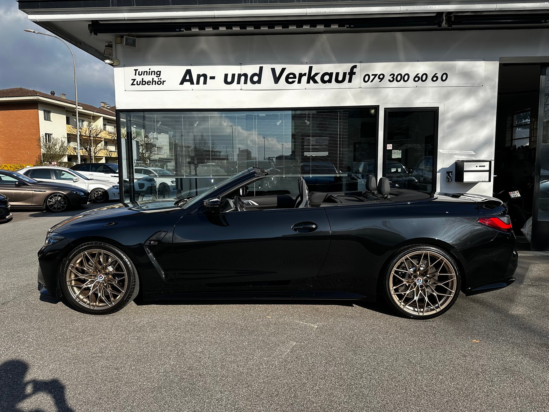 BMW M4 Cabrio Competition M xDrive-image-2