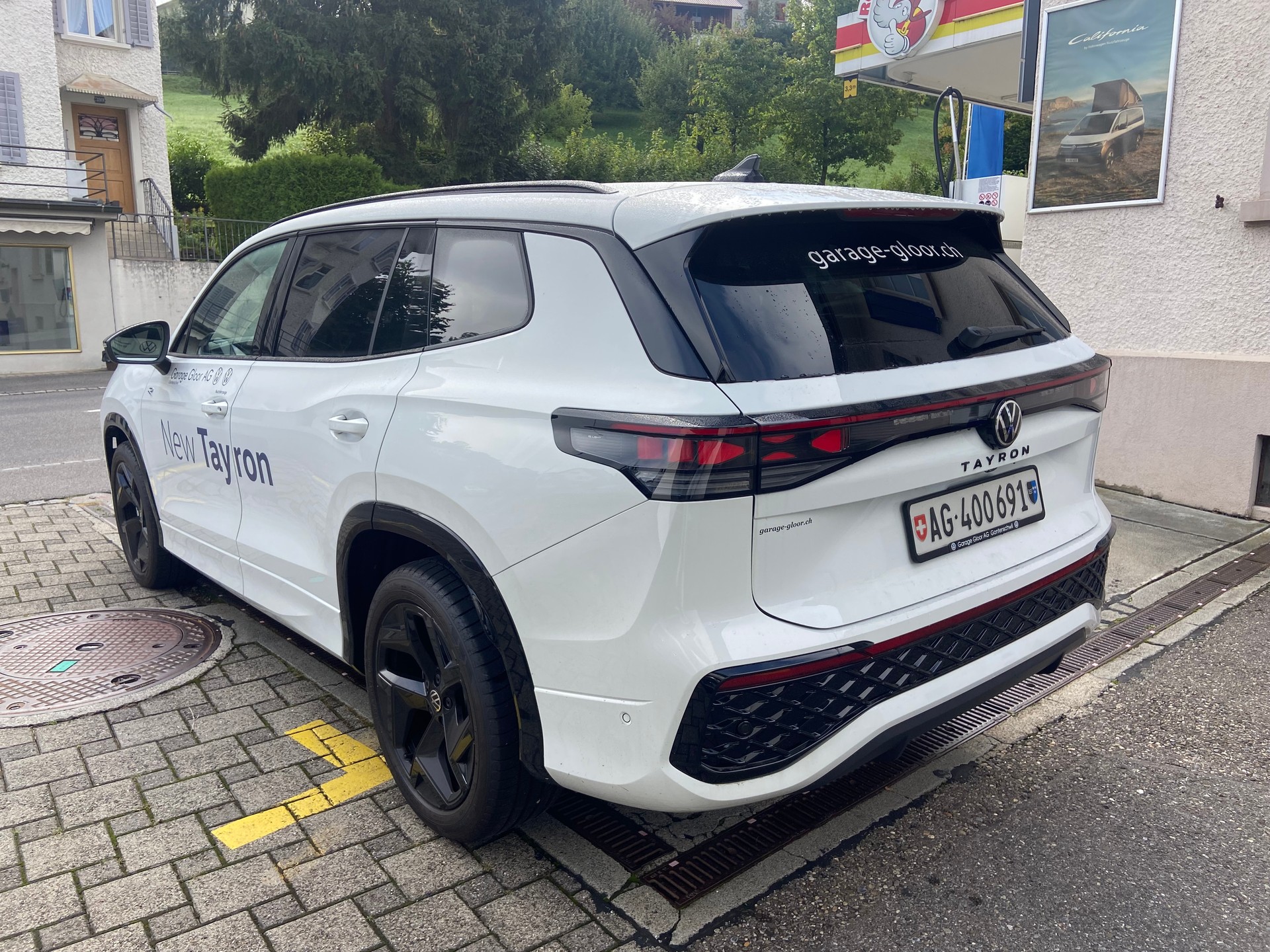VW Tayron 2.0 TSI R-Line UNITED DSG 4Motion-image-3