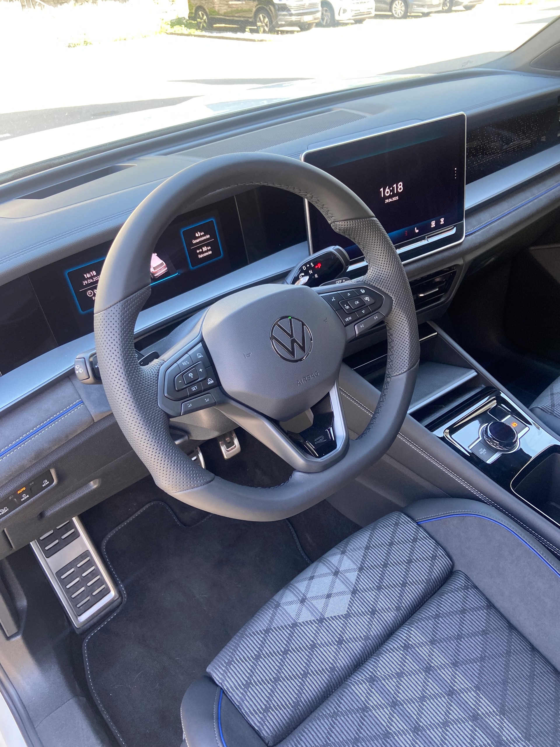 VW Tayron 2.0 TSI R-Line UNITED DSG 4Motion-image-8