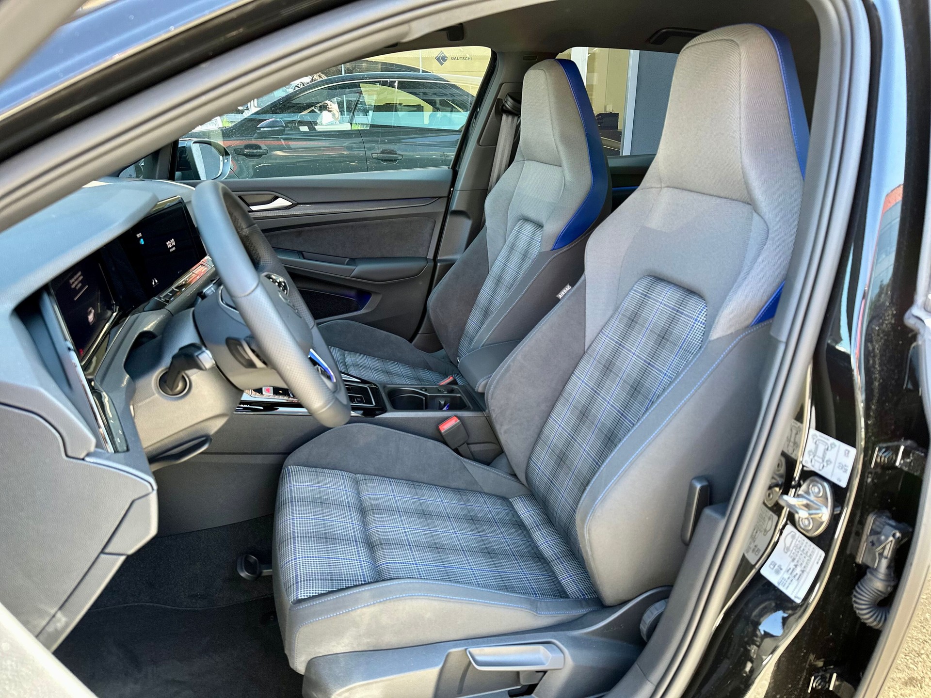 VW Golf 1.4 TSI PHEV GTE-image-5