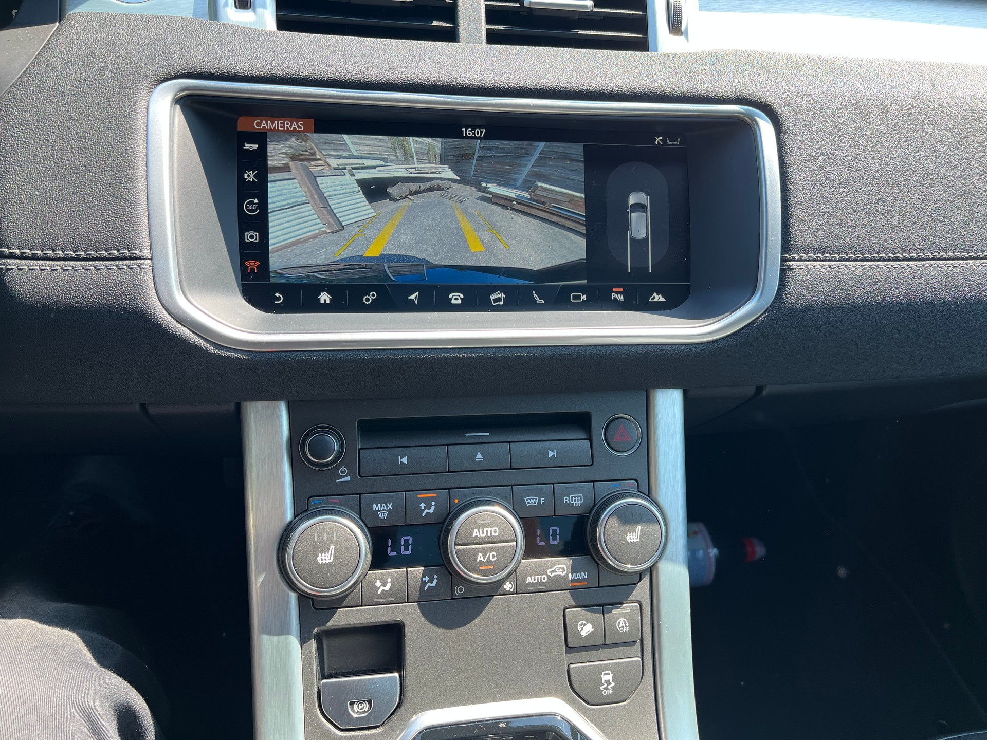 LAND ROVER Range Rover Evoque 2.0 Si4 HSE Dynamic AT9-image-12