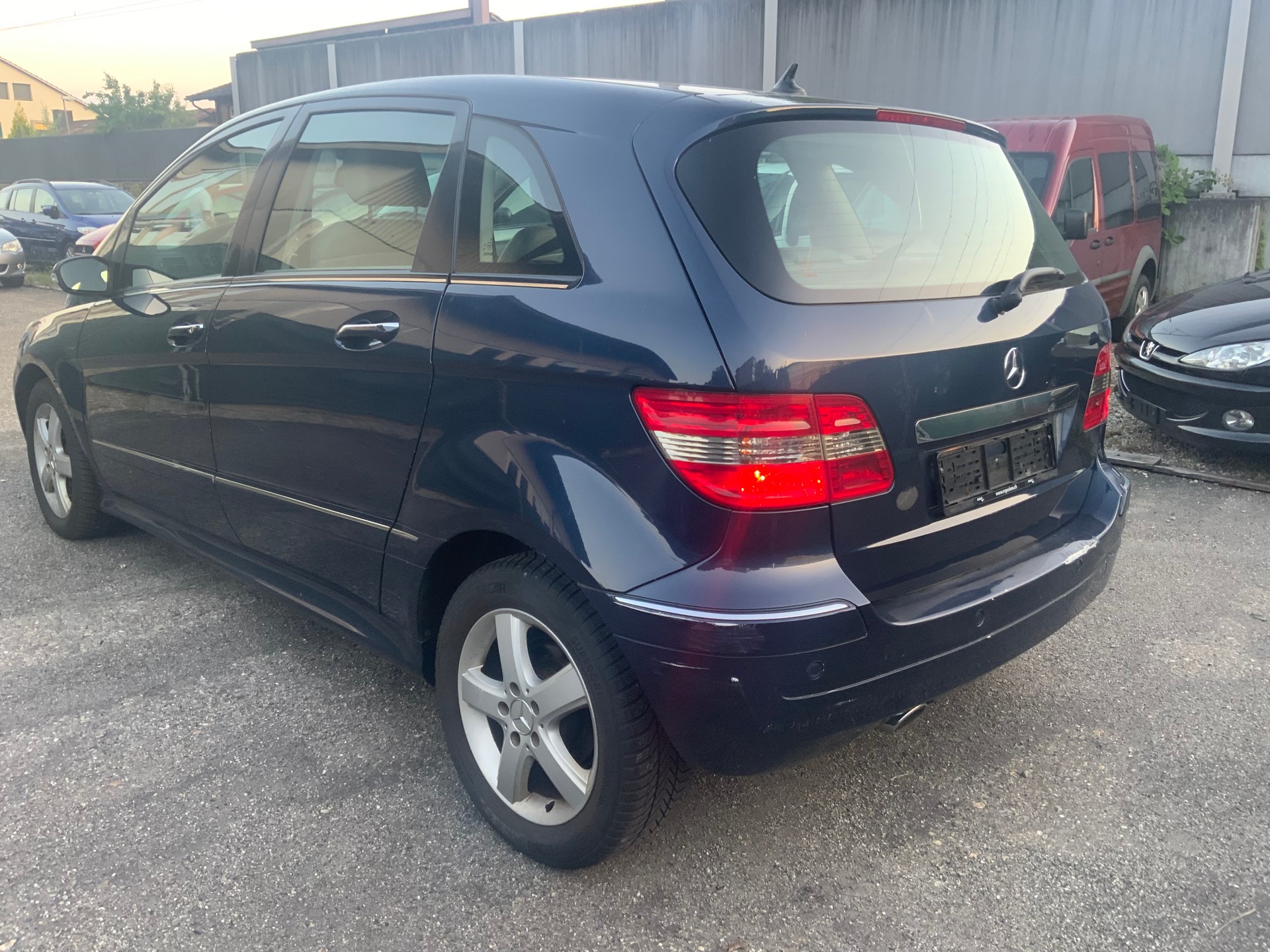 MERCEDES-BENZ B 180 CDI-image-4