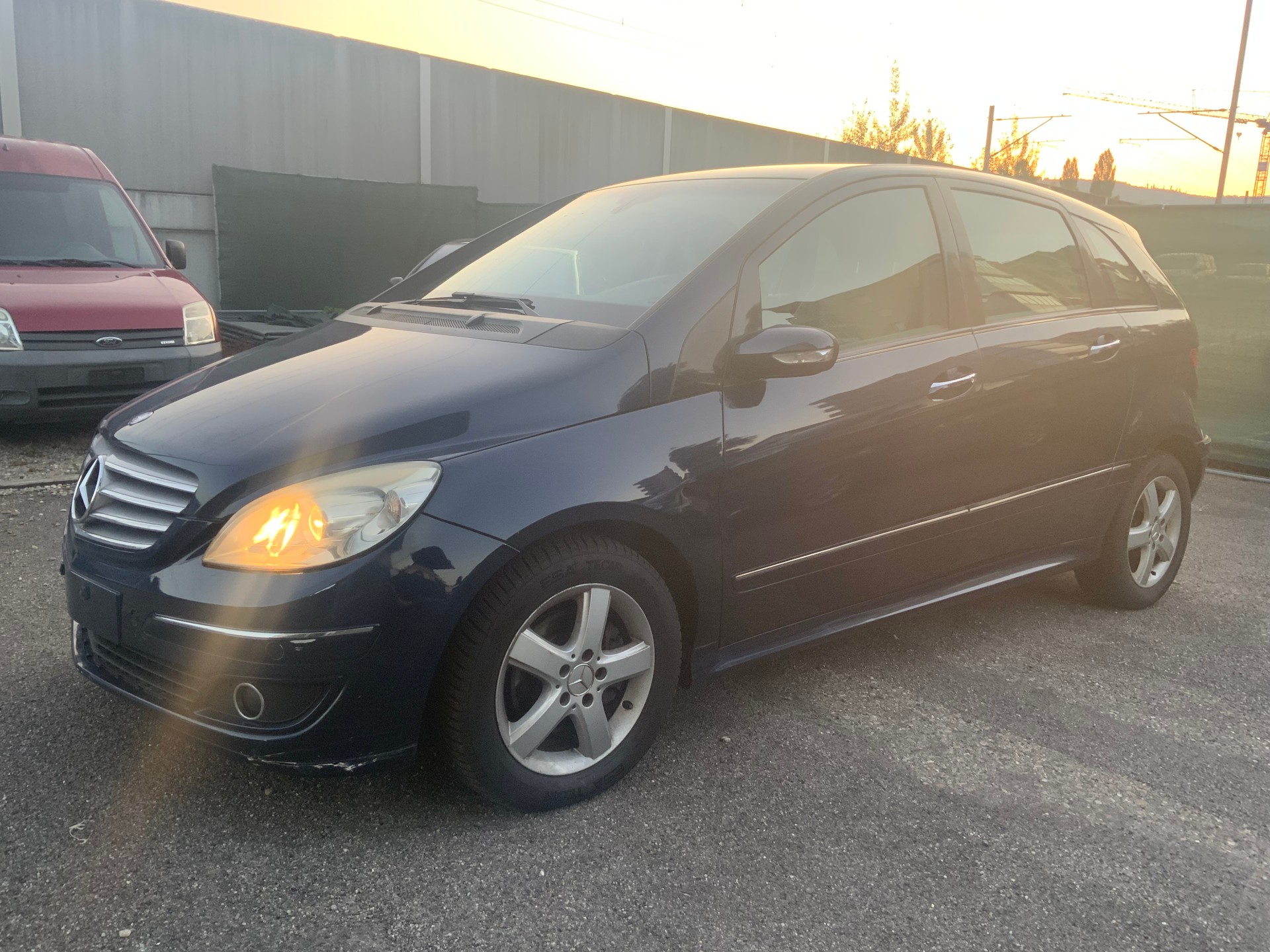 MERCEDES-BENZ B 180 CDI-image-1
