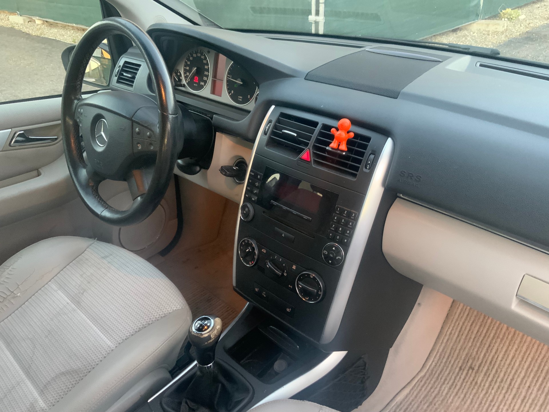 MERCEDES-BENZ B 180 CDI-image-6