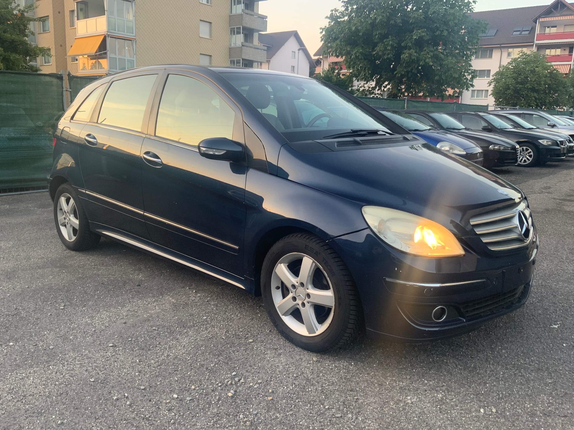 MERCEDES-BENZ B 180 CDI-image-2