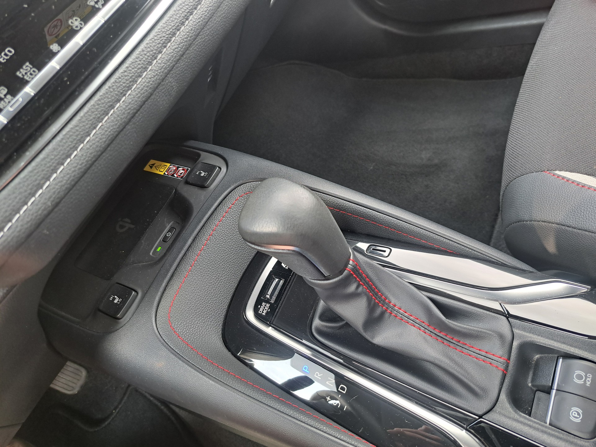 TOYOTA Corolla Touring Sports 2.0 HSD GR Sport e-CVT-image-13