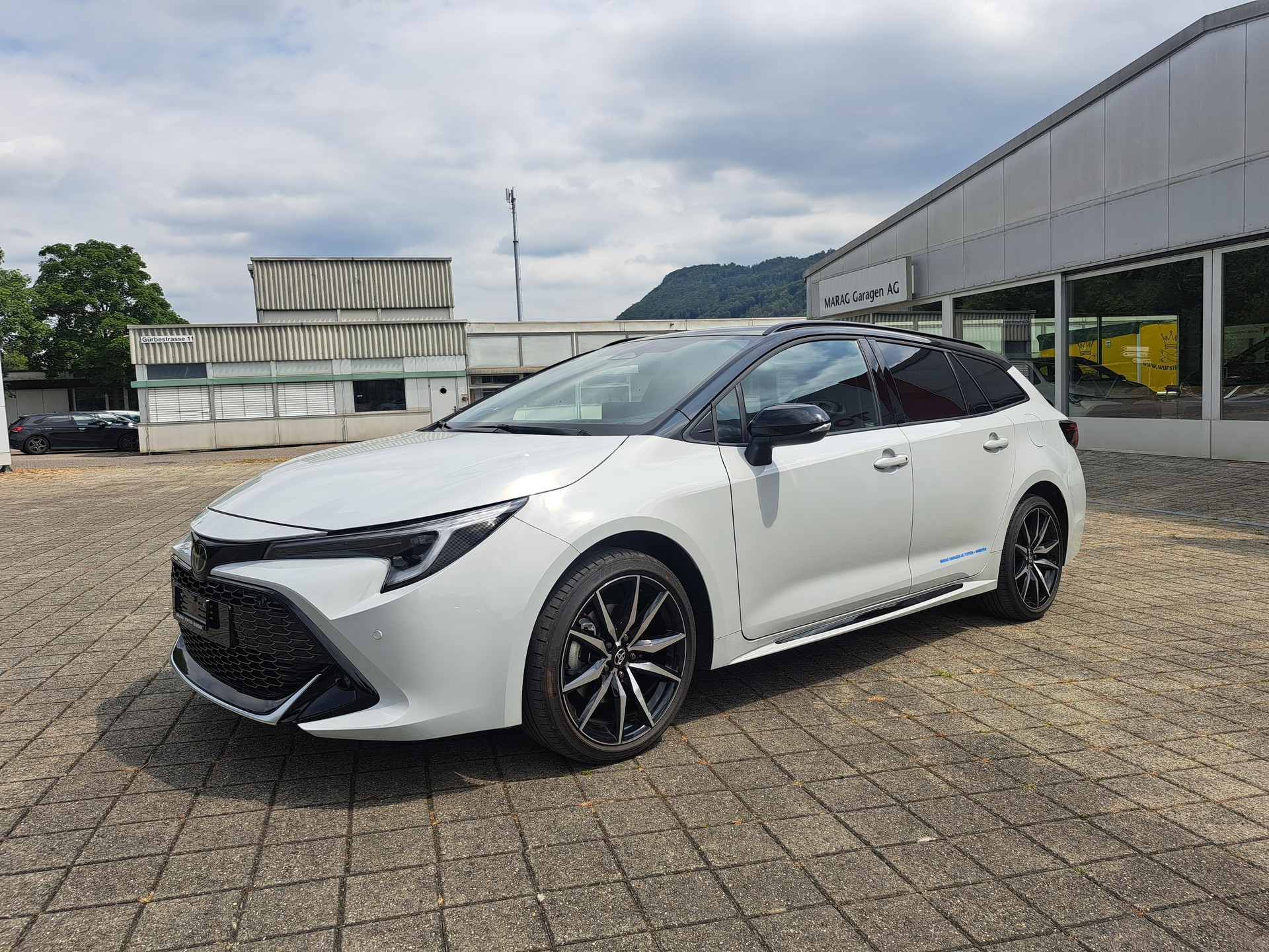 TOYOTA Corolla Touring Sports 2.0 HSD GR Sport e-CVT-image-0