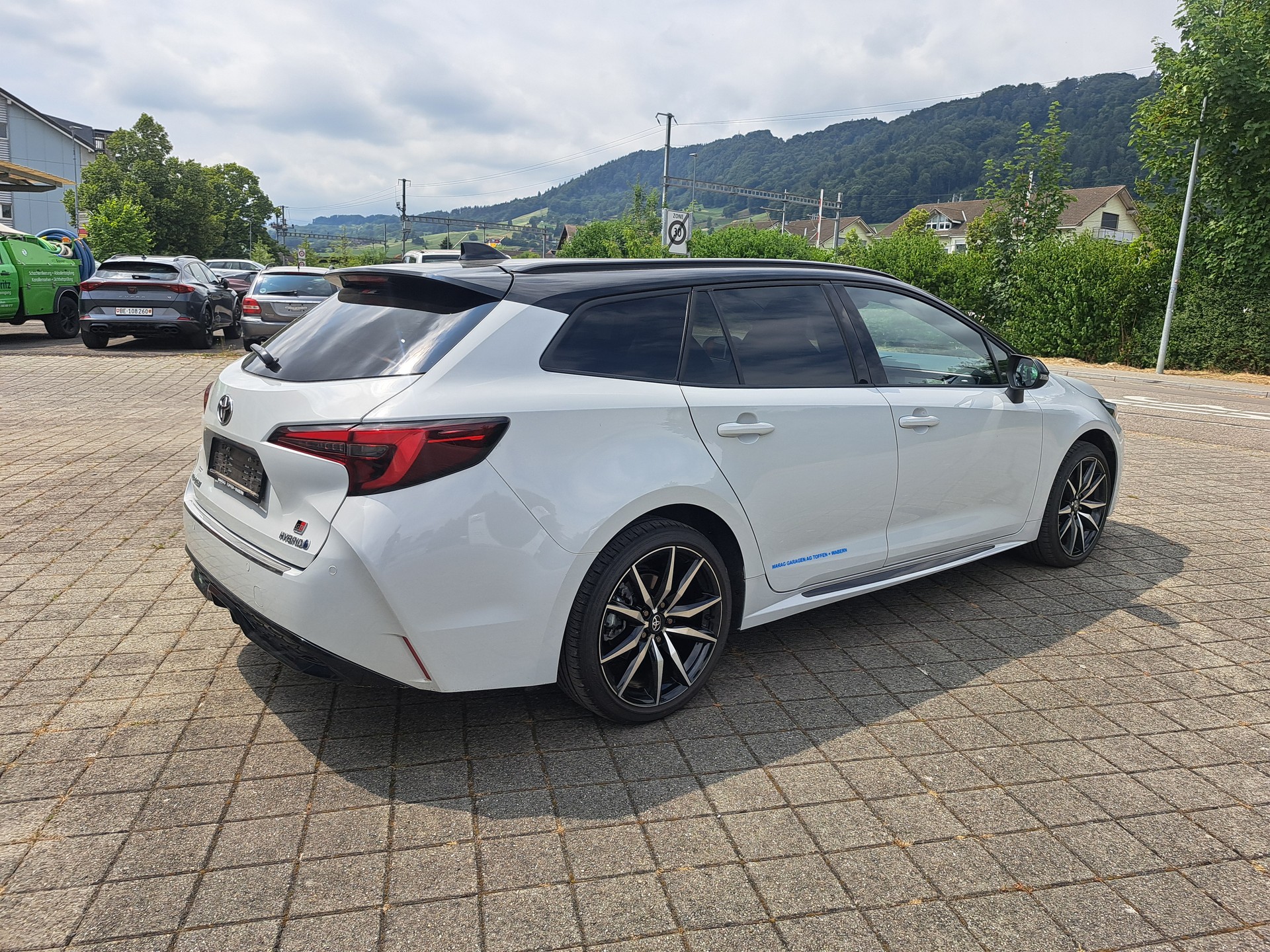 TOYOTA Corolla Touring Sports 2.0 HSD GR Sport e-CVT-image-7