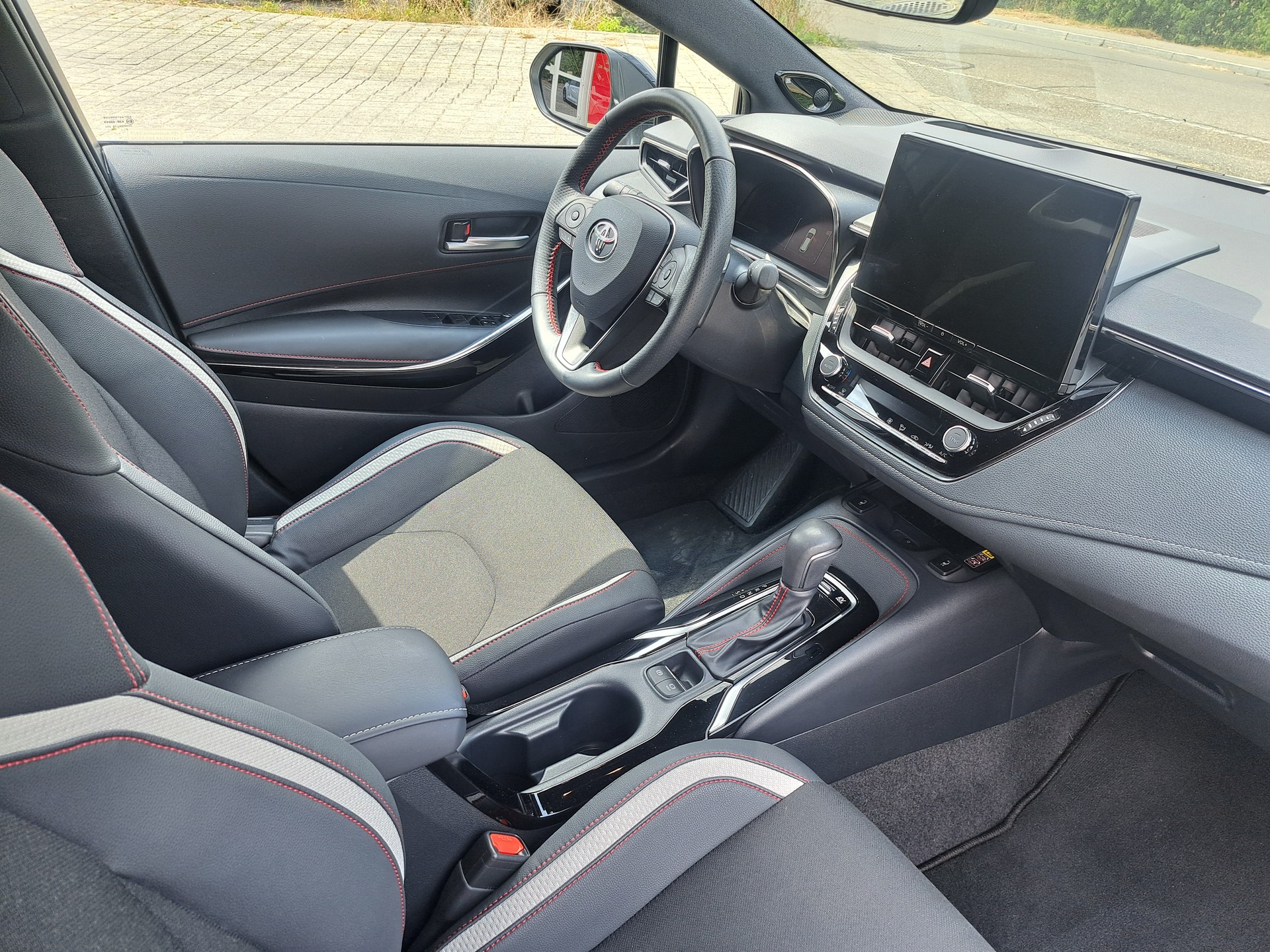 TOYOTA Corolla Touring Sports 2.0 HSD GR Sport e-CVT-image-4