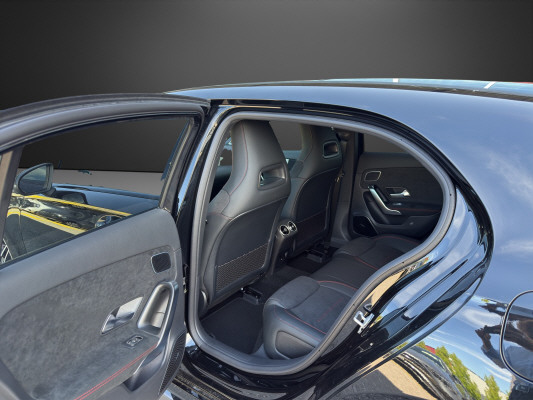 MERCEDES-BENZ A 200 7G-DCT-image-9