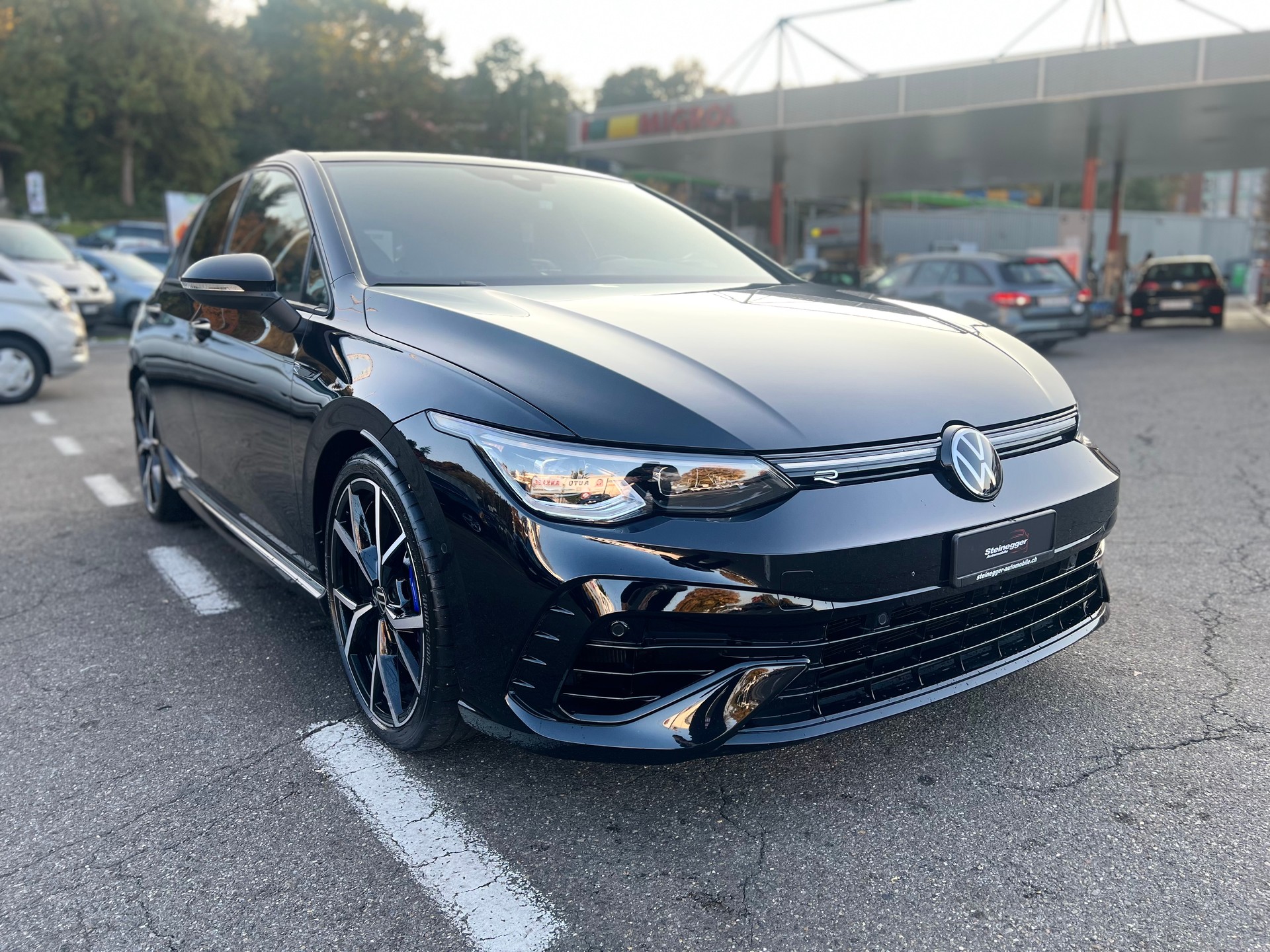 VW Golf 2.0 TSI R DSG 4Motion-image-0