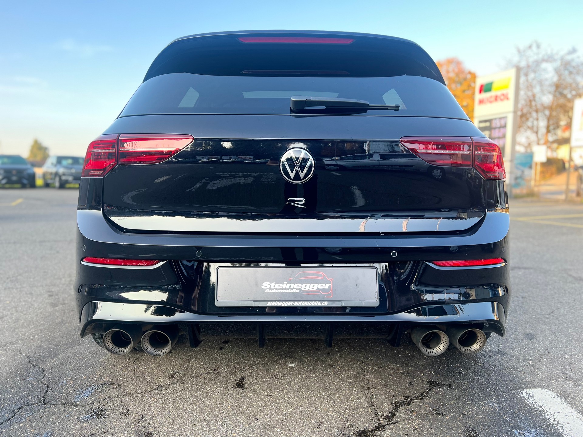 VW Golf 2.0 TSI R DSG 4Motion-image-8