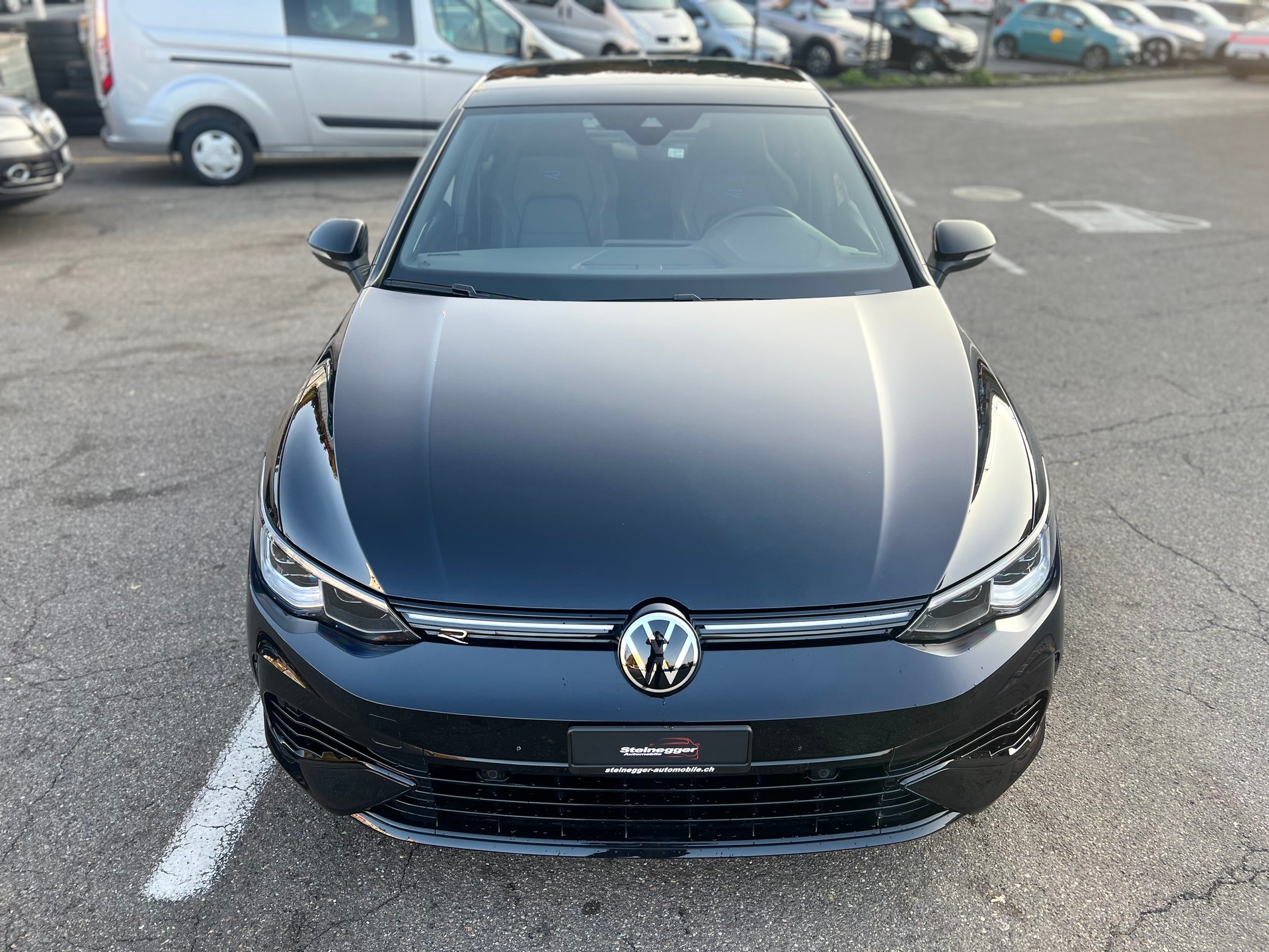 VW Golf 2.0 TSI R DSG 4Motion-image-2