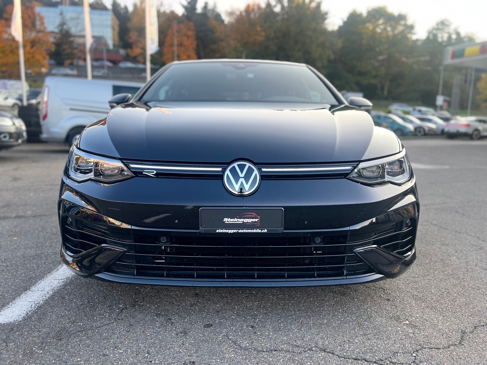 VW Golf 2.0 TSI R DSG 4Motion-image-3