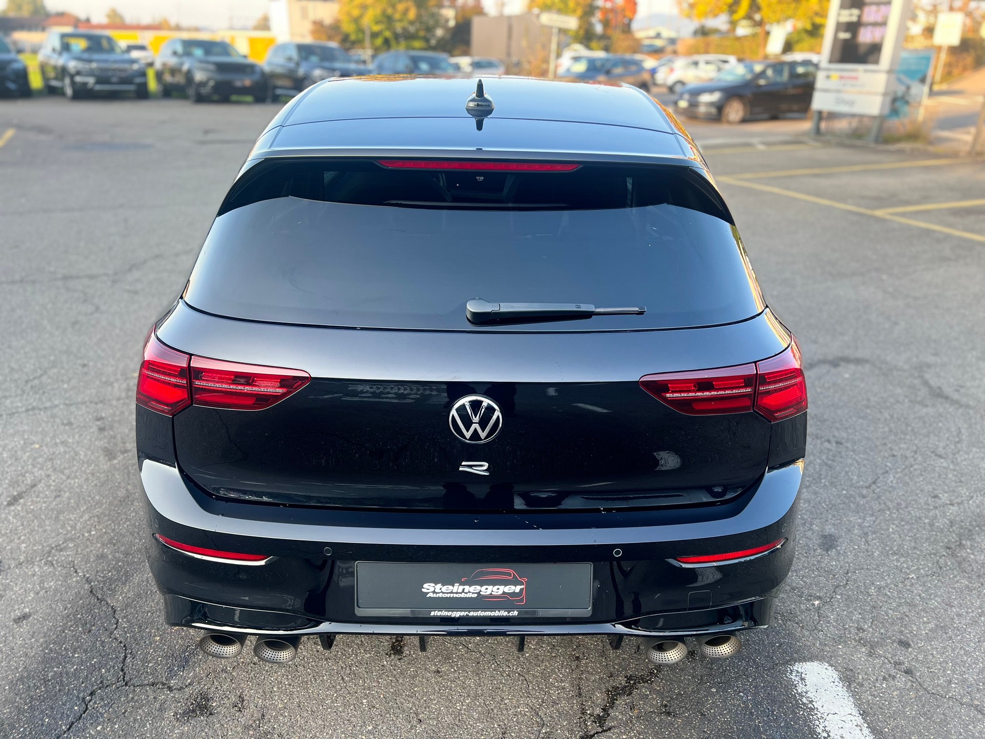 VW Golf 2.0 TSI R DSG 4Motion-image-7
